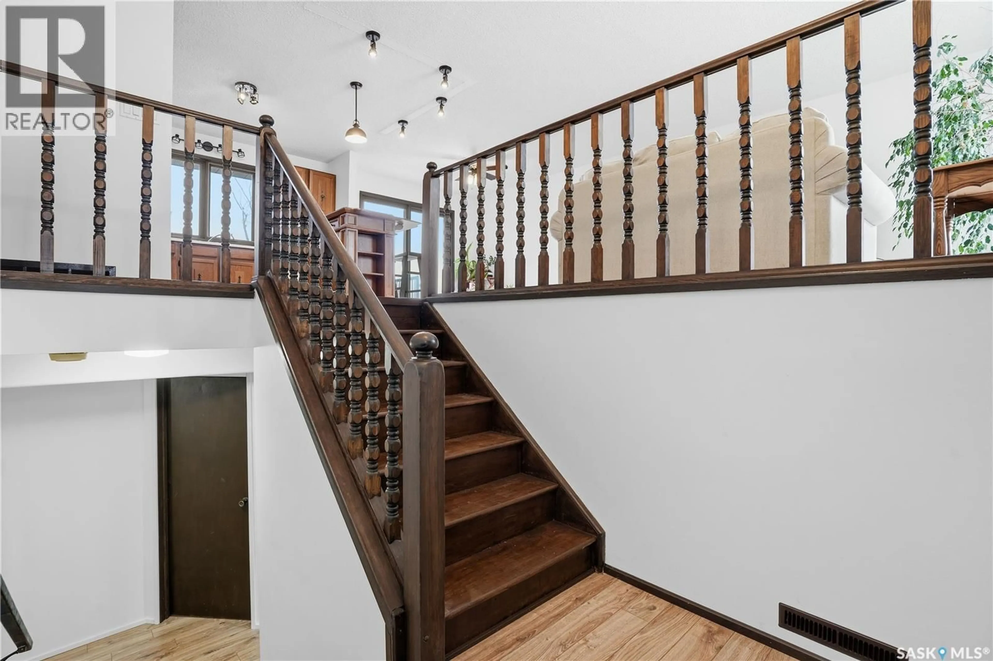 Stairs for 36 VANIER DRIVE, Melville Saskatchewan S0A2P0