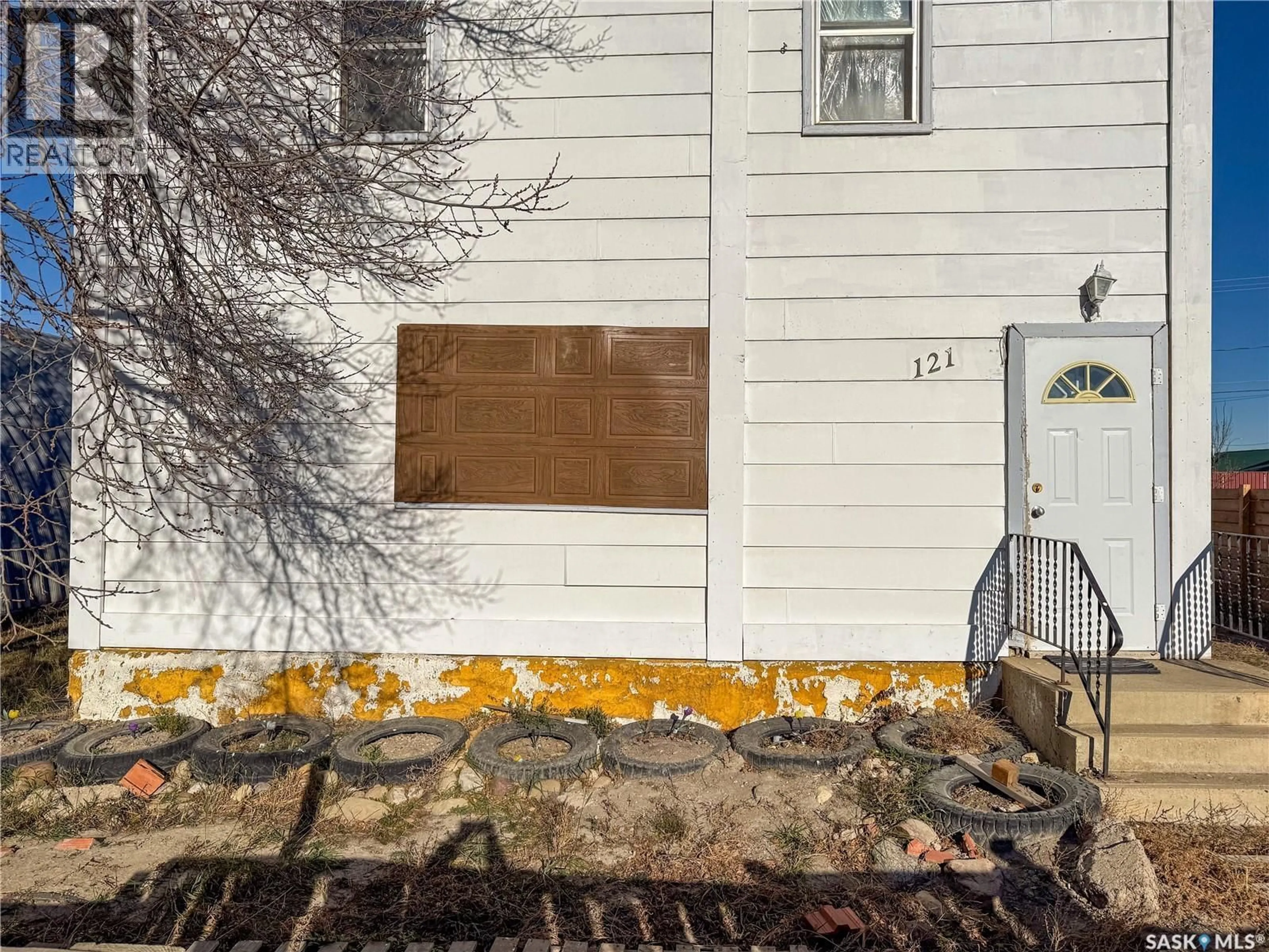 Unknown for 121 1ST AVENUE, Shaunavon Saskatchewan S0N2M0