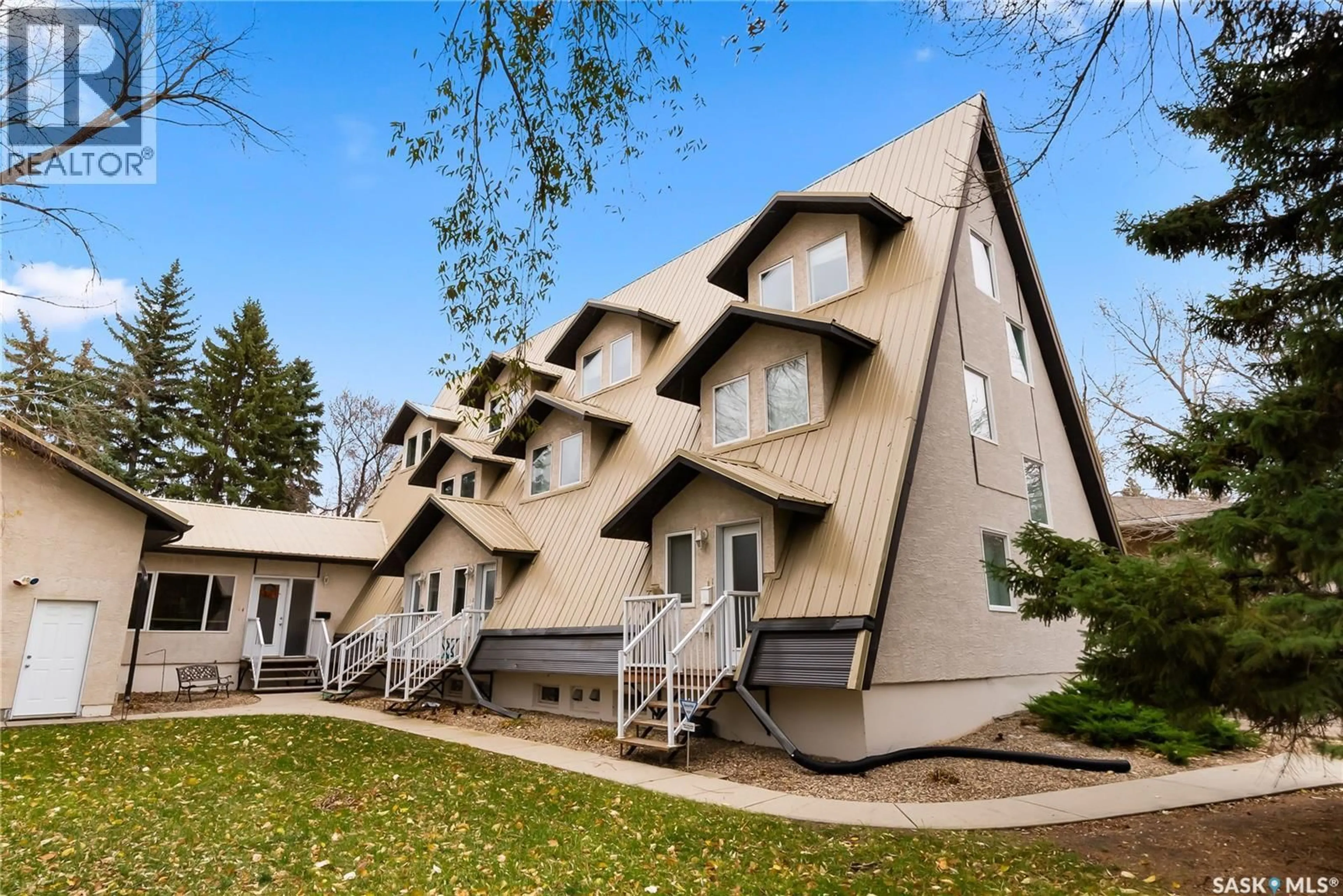 Home with vinyl exterior material, unknown for 4 2855 LACON STREET, Regina Saskatchewan S4N2A9