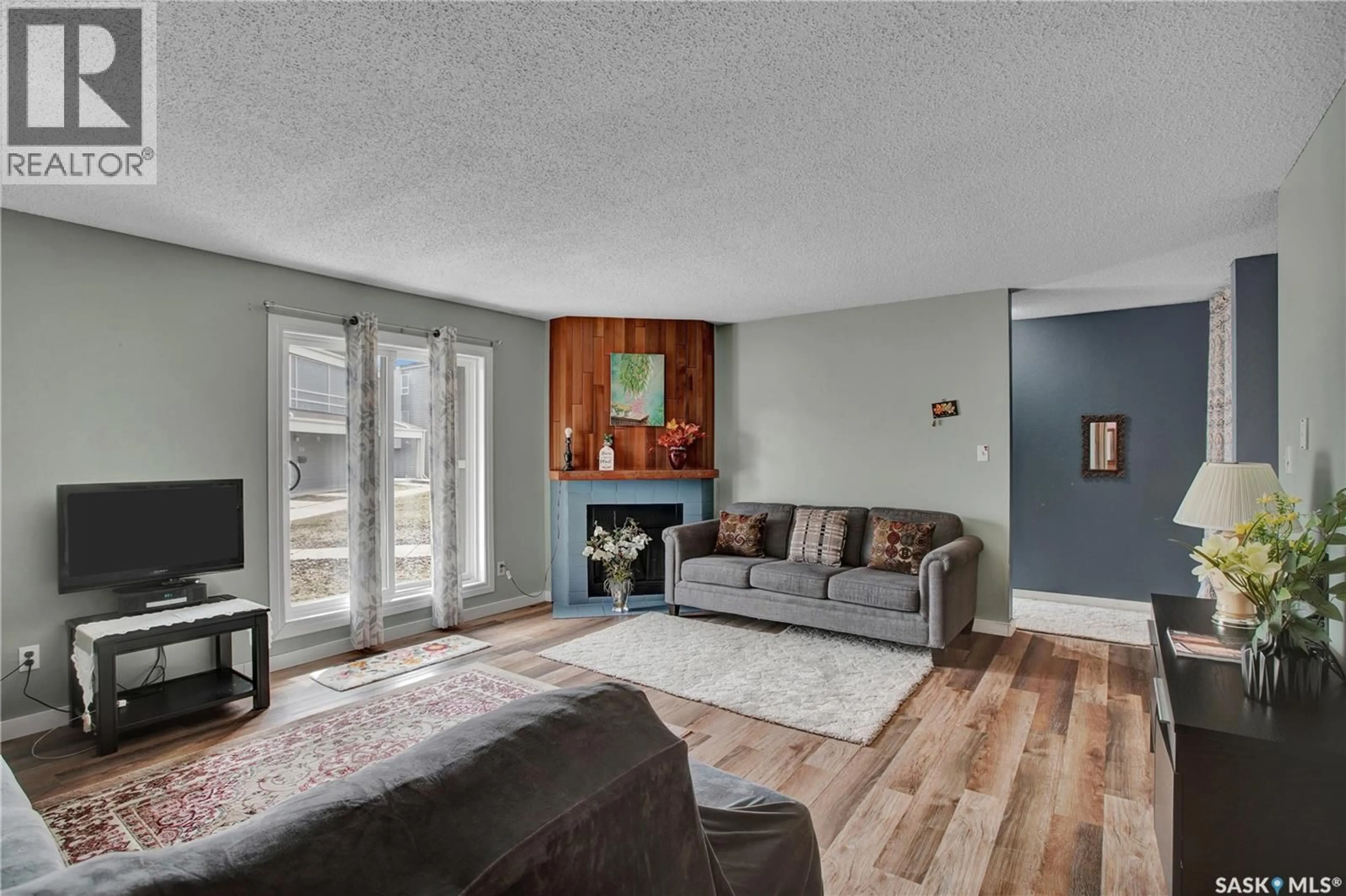 Living room with furniture, unknown for 616 425 115TH STREET, Saskatoon Saskatchewan S7N2E5