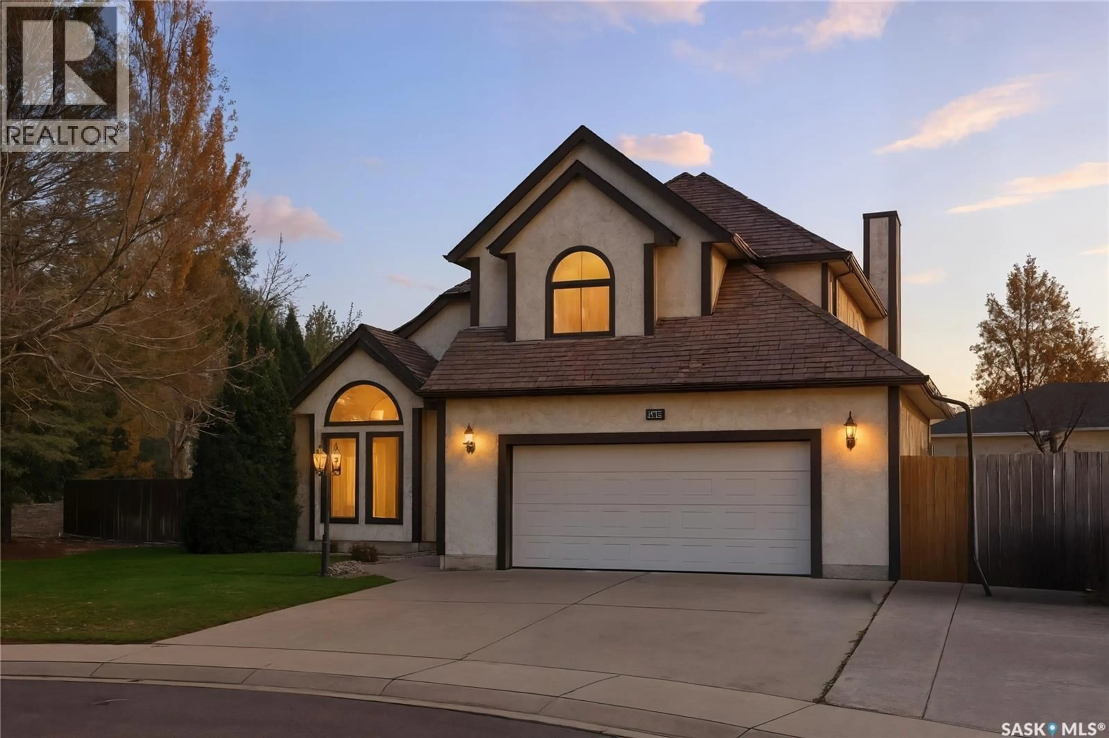 Home with vinyl exterior material, street for 206 HASLAM COURT, Saskatoon Saskatchewan S7S1E3