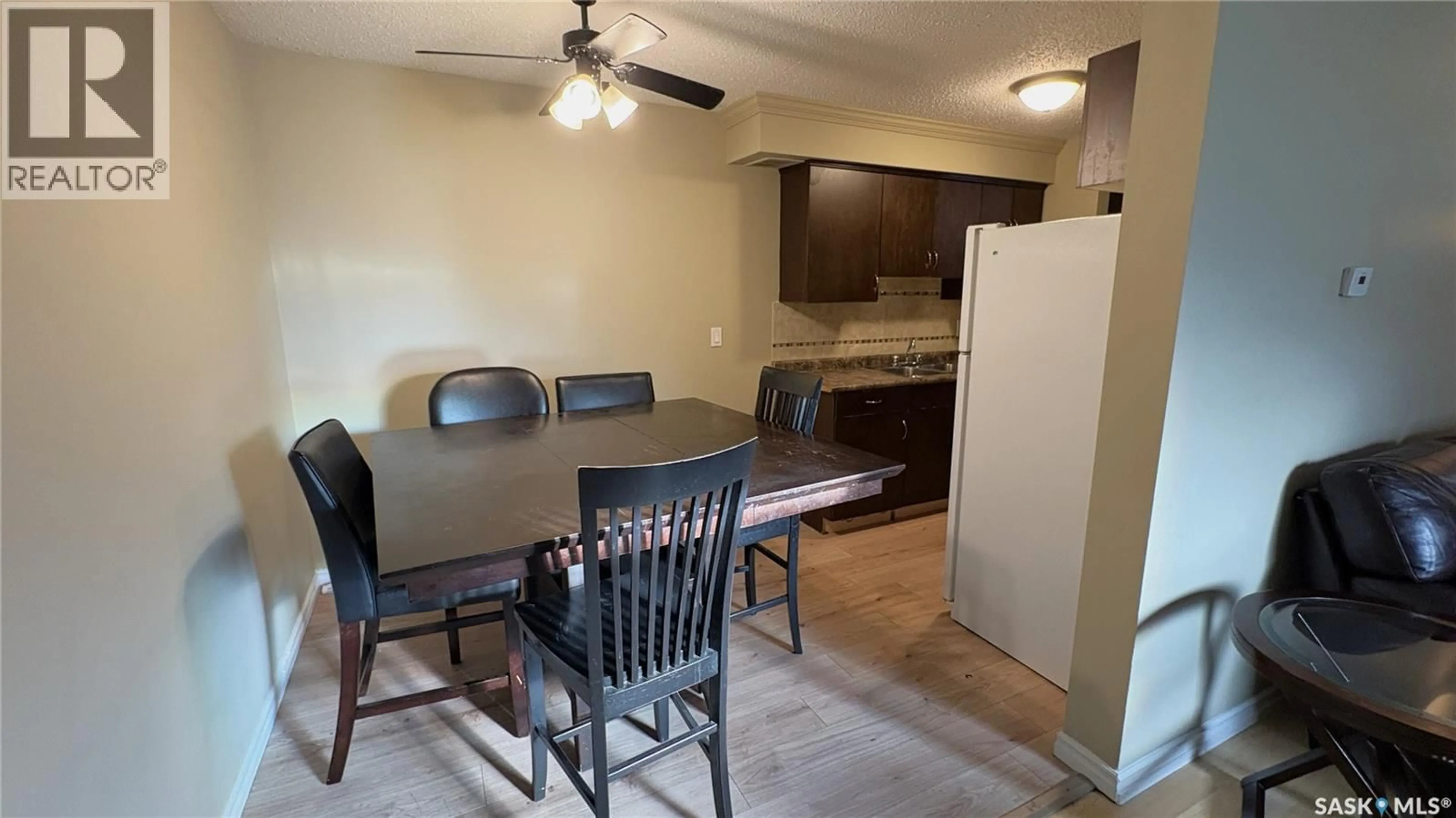 Dining room, unknown for 3936 CASTLE ROAD, Regina Saskatchewan S4S6A4