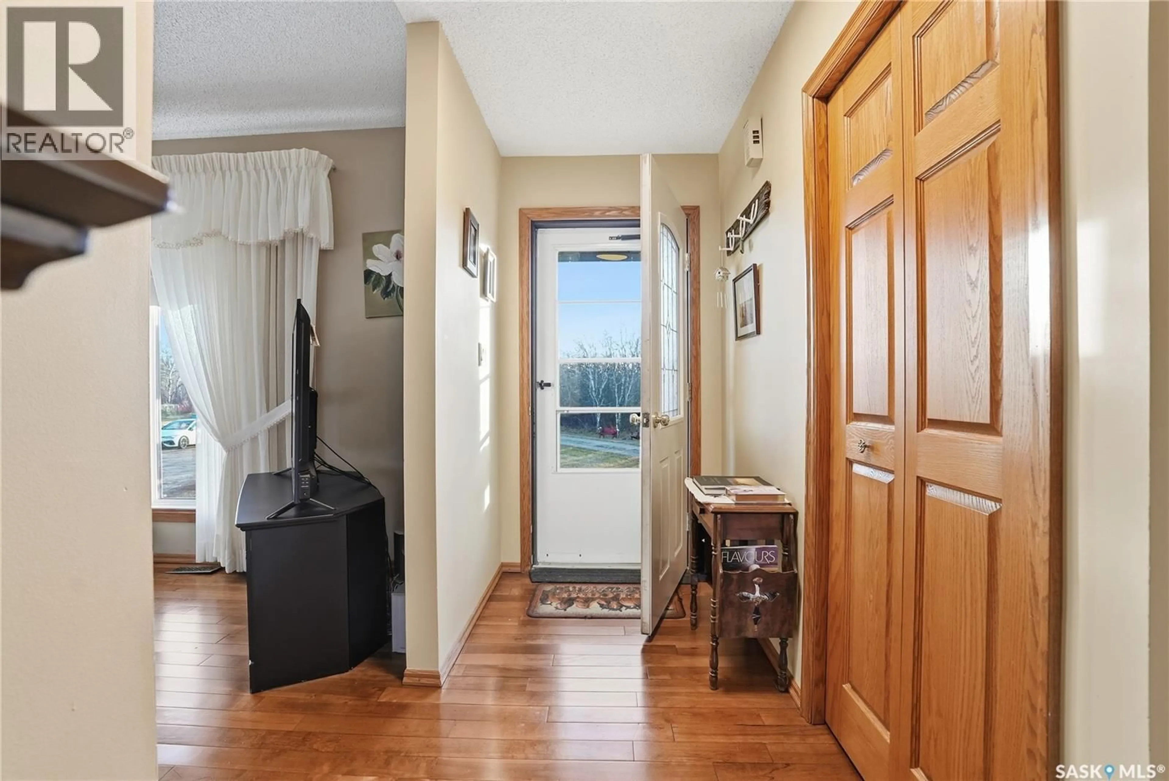 Indoor entryway for Acreage - MERRILL SCHOOL ROAD, Corman Park Rm No. 344 Saskatchewan S0K1V0