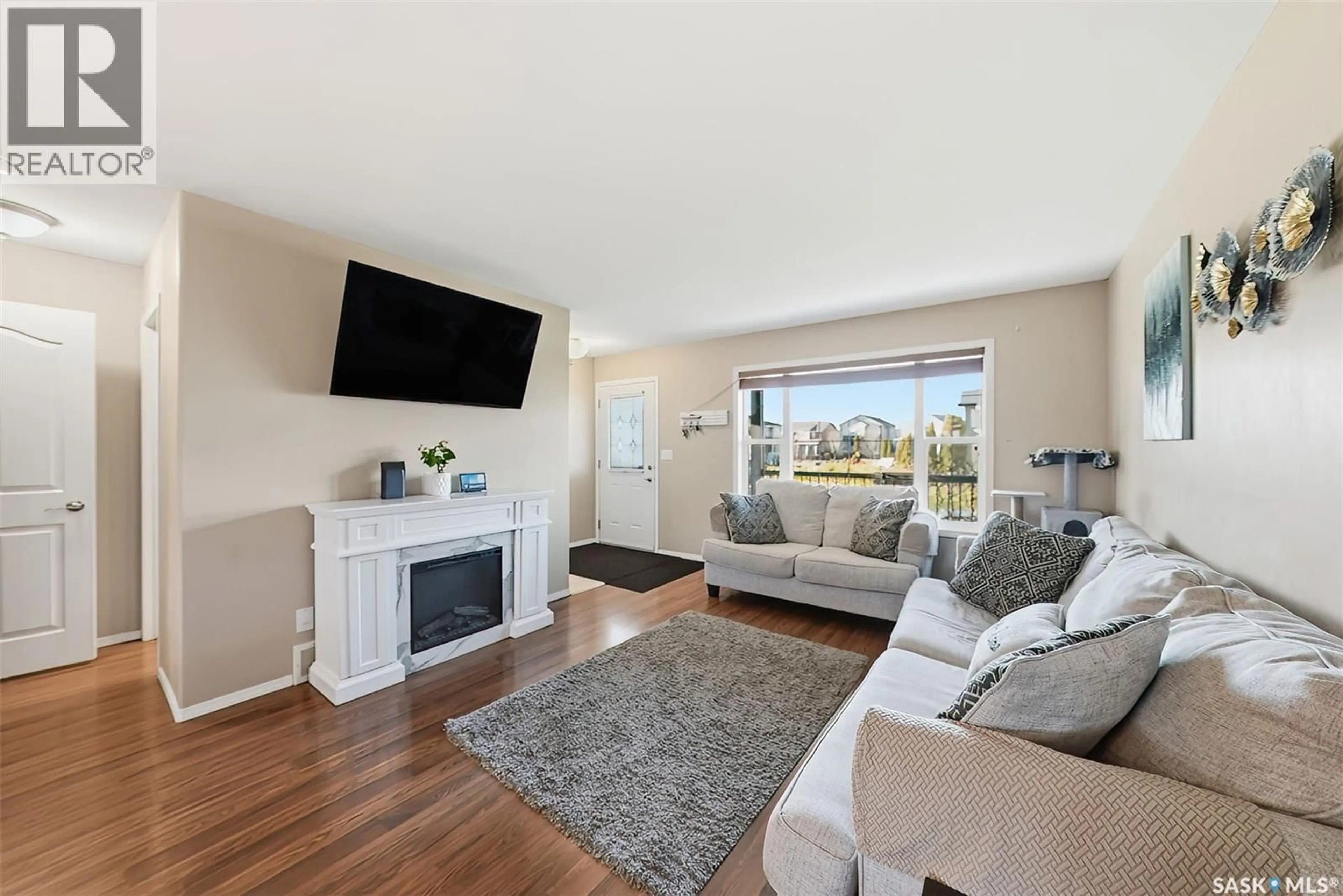 Living room with furniture, unknown for 1463 WILLOWGROVE COURT, Saskatoon Saskatchewan S7W0B1