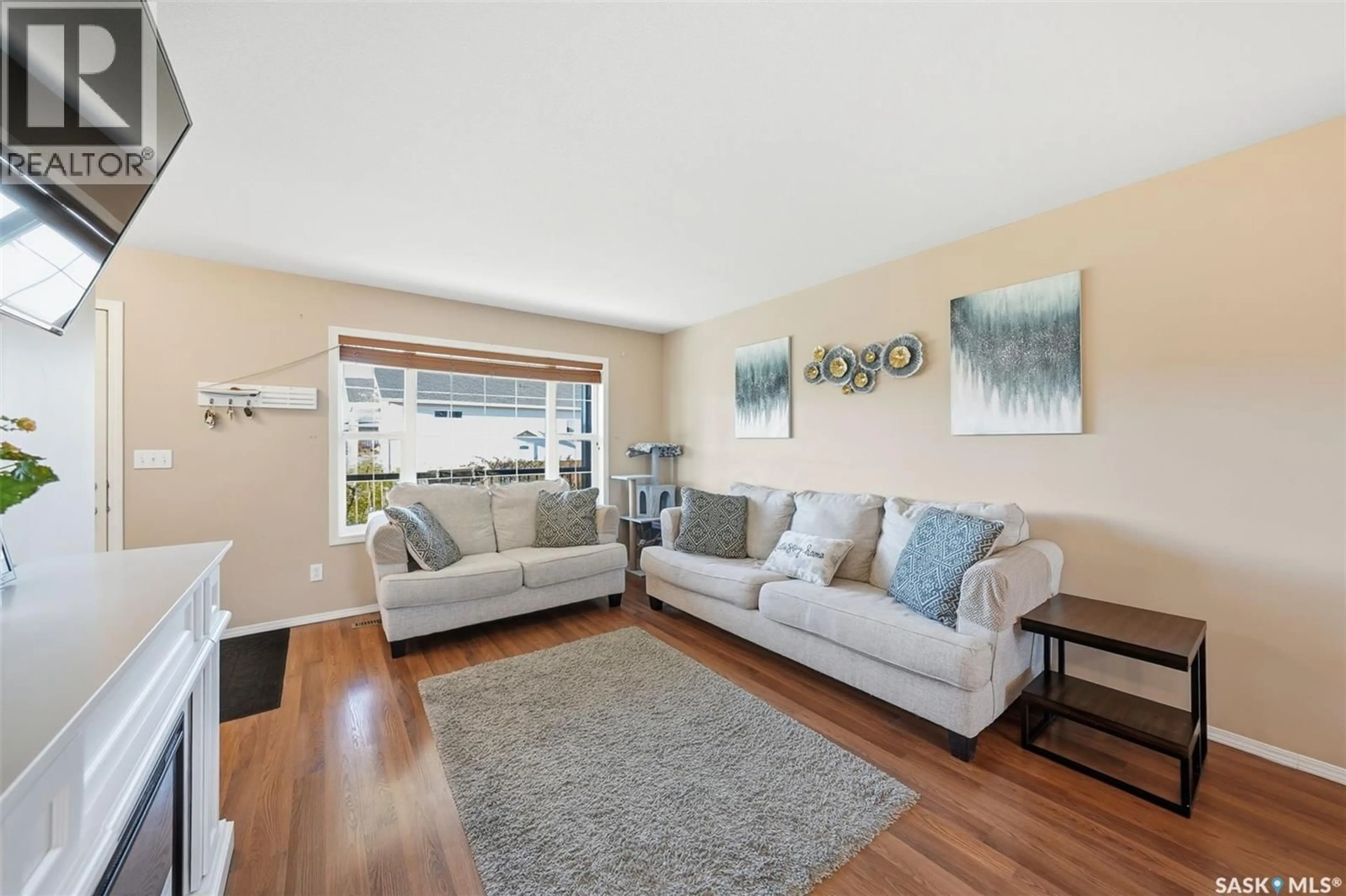 Living room with furniture, unknown for 1463 WILLOWGROVE COURT, Saskatoon Saskatchewan S7W0B1