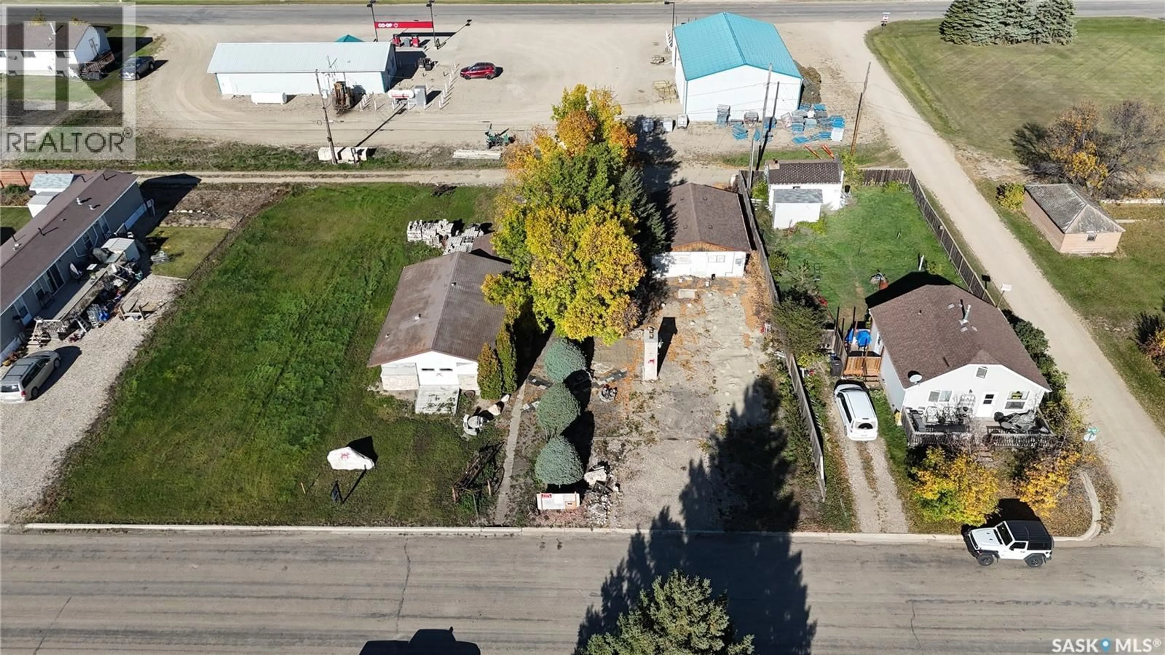 A pic from outside/outdoor area/front of a property/back of a property/a pic from drone, street for 620 1ST AVENUE, Bruno Saskatchewan S0K0S0