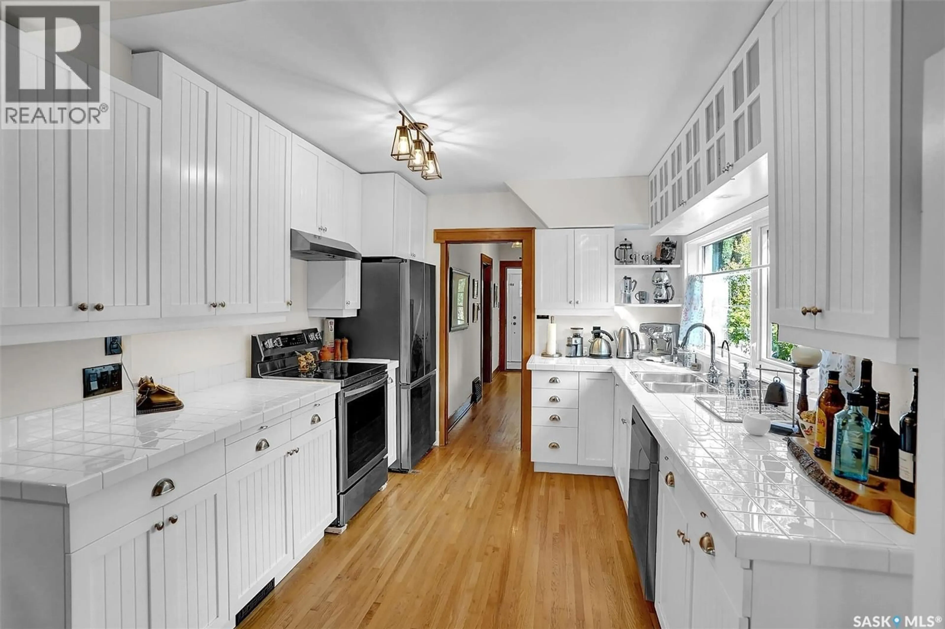 Open concept kitchen, ceramic/tile floor for 2721 HILL AVENUE, Regina Saskatchewan S4S0V5