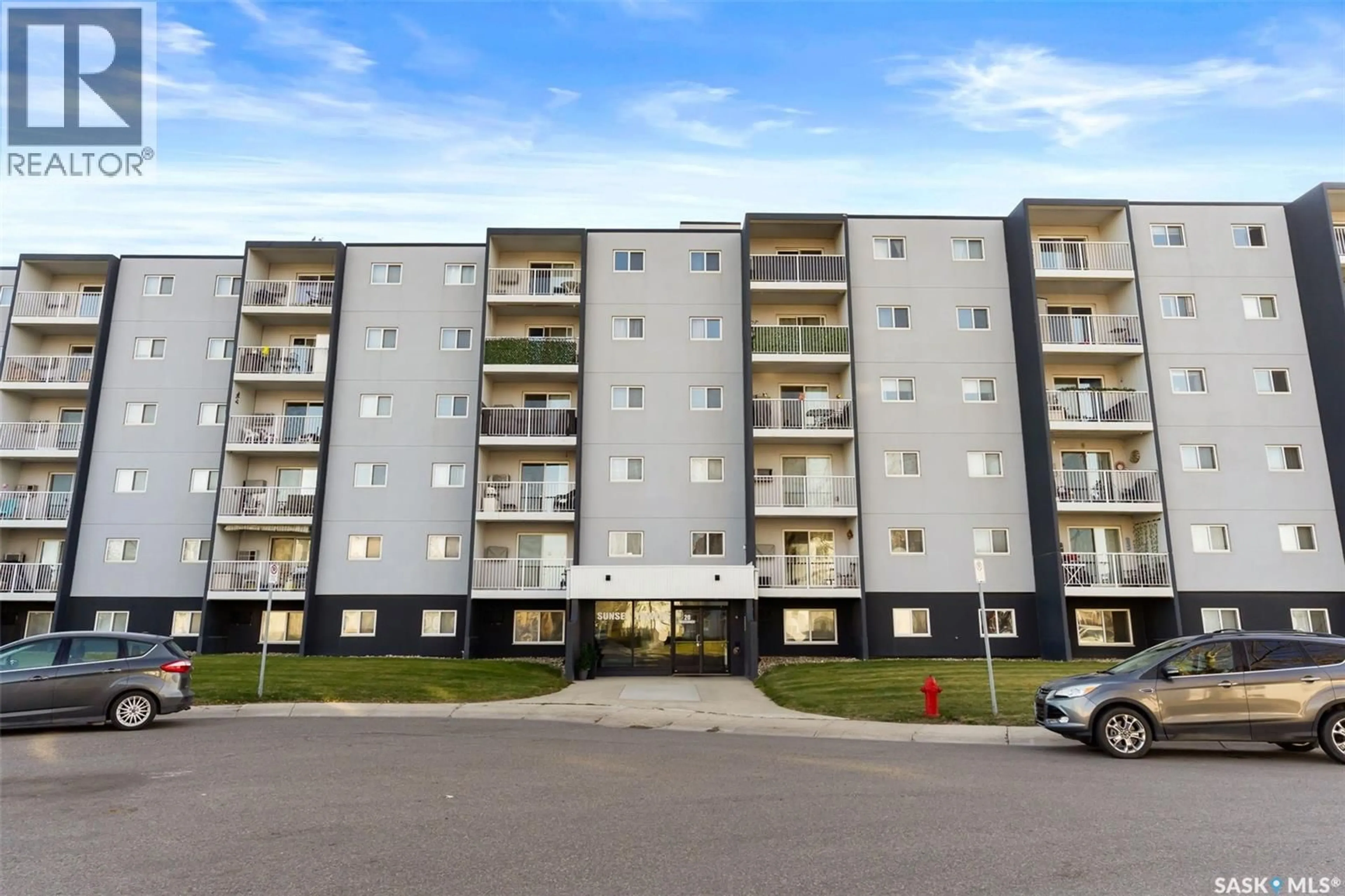 A pic from outside/outdoor area/front of a property/back of a property/a pic from drone, building for 20 - 105 KLEISINGER CRESCENT, Regina Saskatchewan S4R7M3