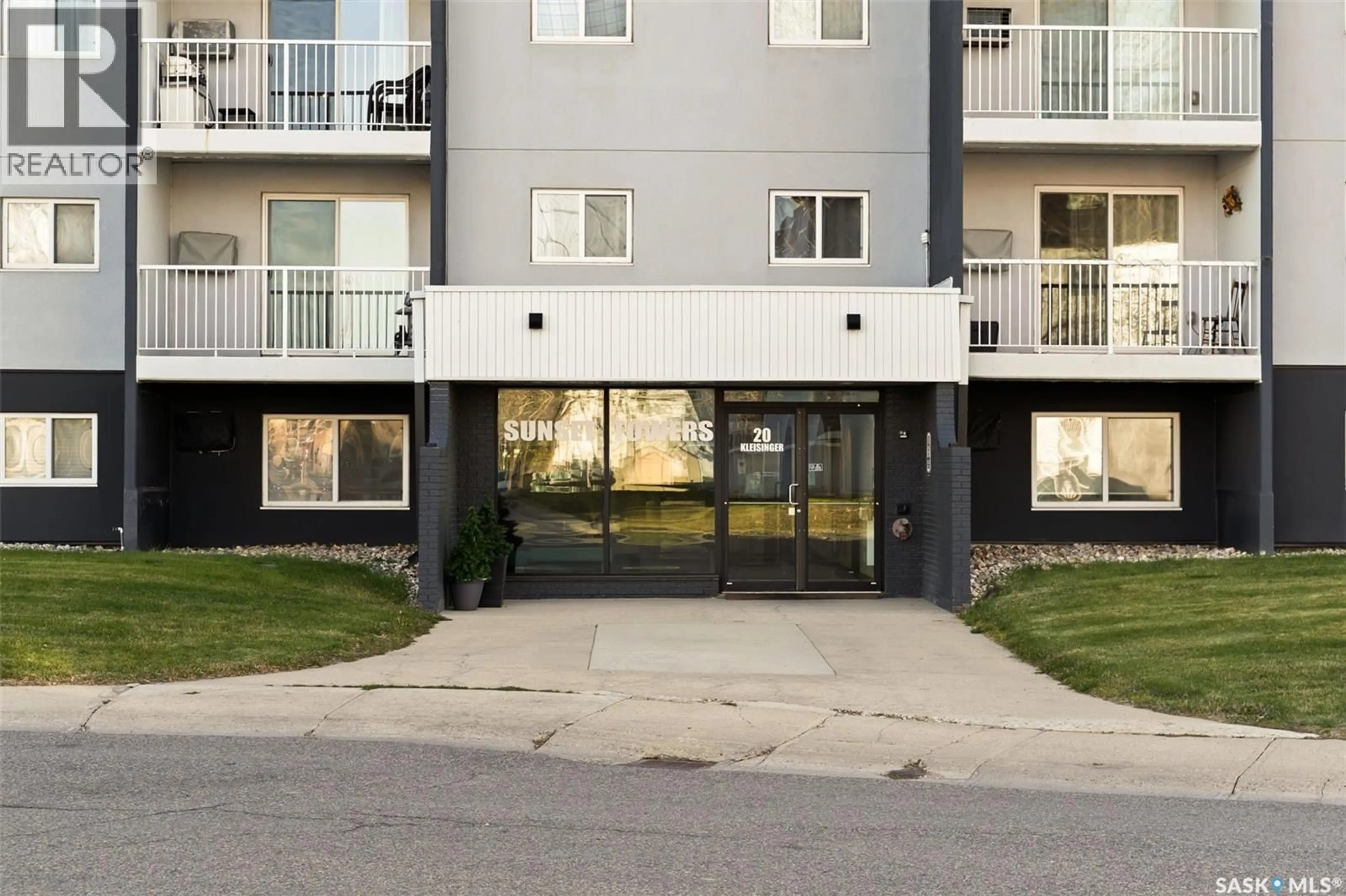 Patio, unknown for 20 - 105 KLEISINGER CRESCENT, Regina Saskatchewan S4R7M3