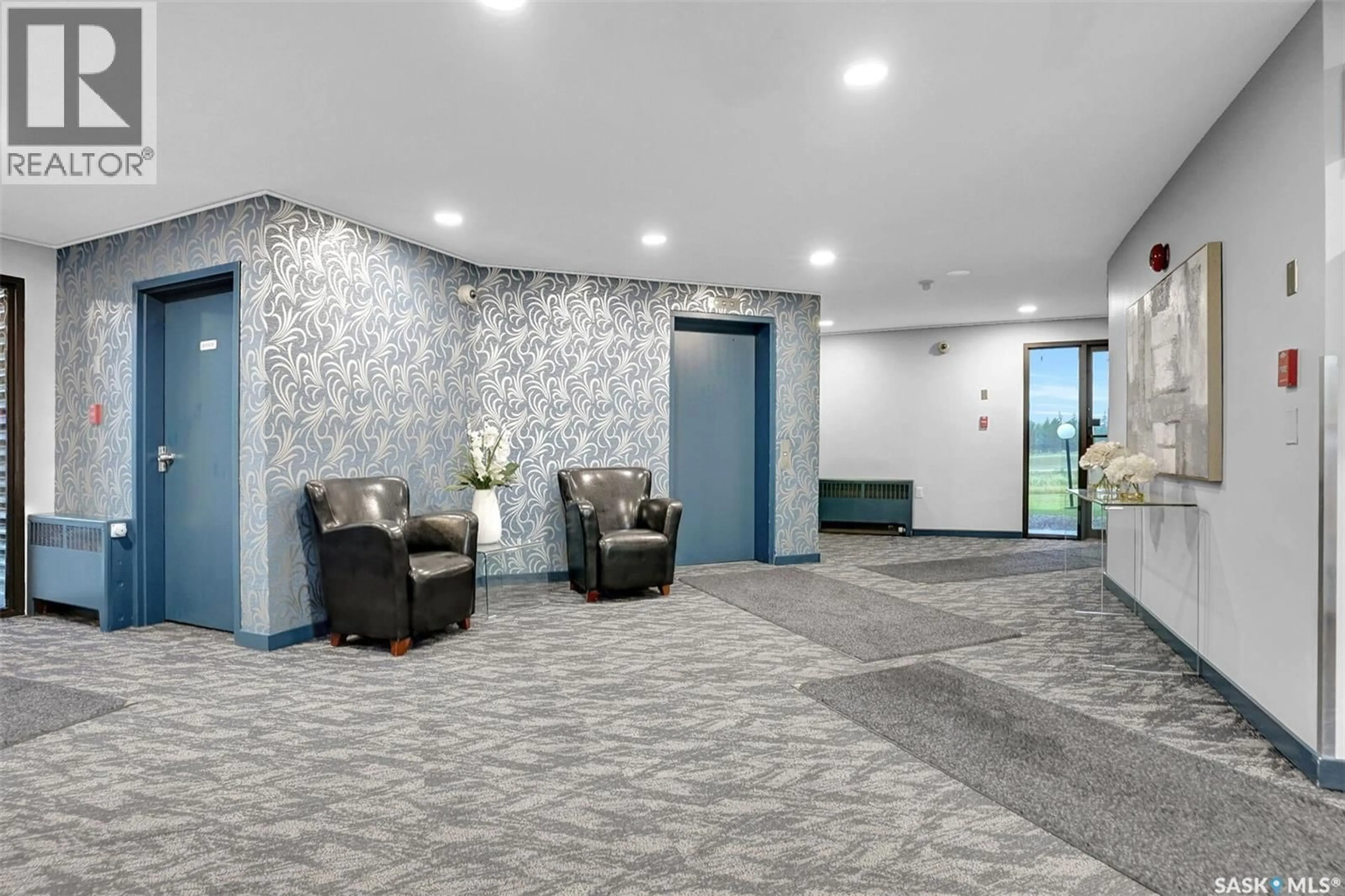 Indoor foyer for 108 - 3420 PARK STREET, Regina Saskatchewan S4V2M9