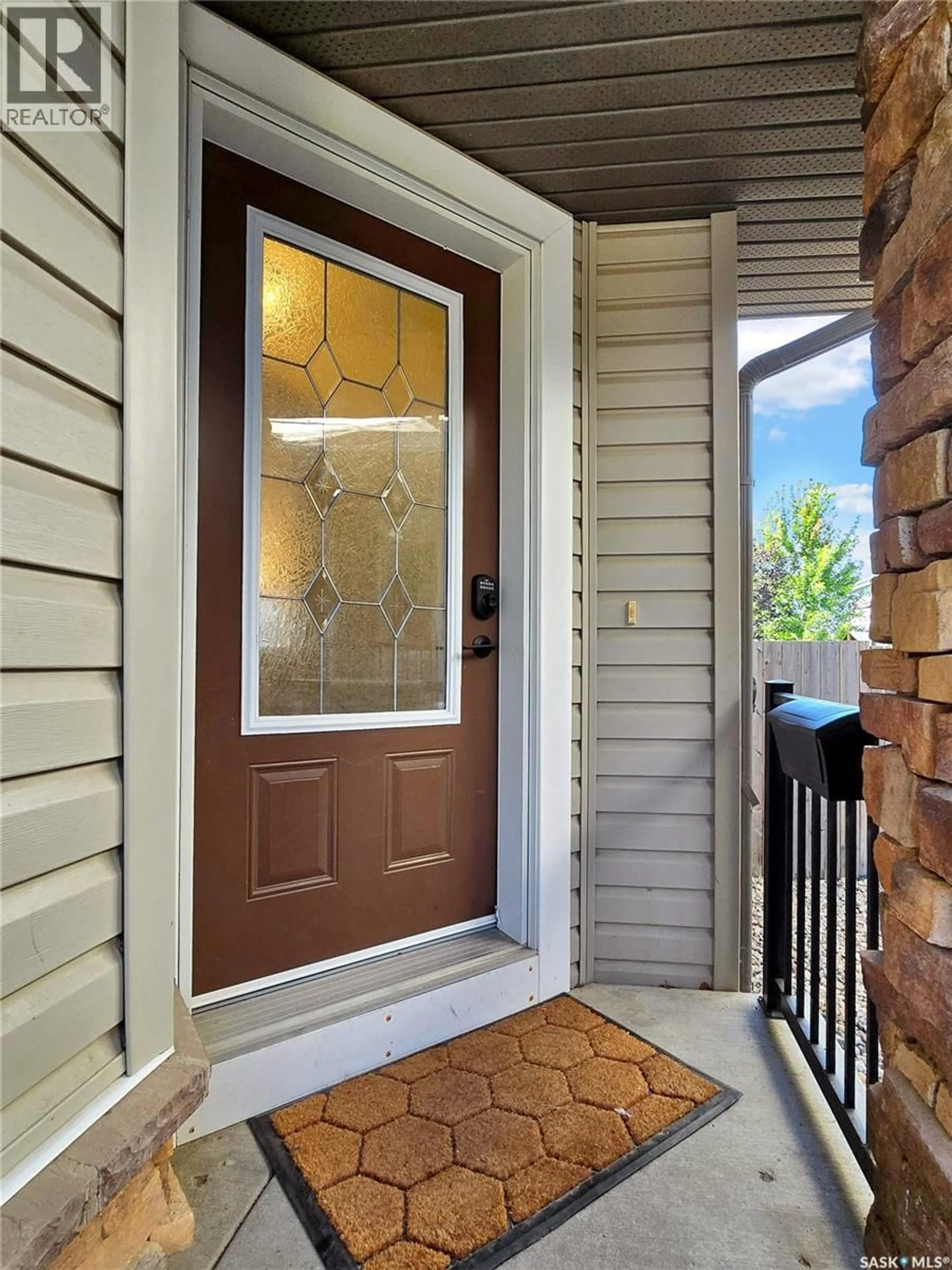 Indoor entryway for 150 ASHWORTH CRESCENT, Saskatoon Saskatchewan S7T0H8
