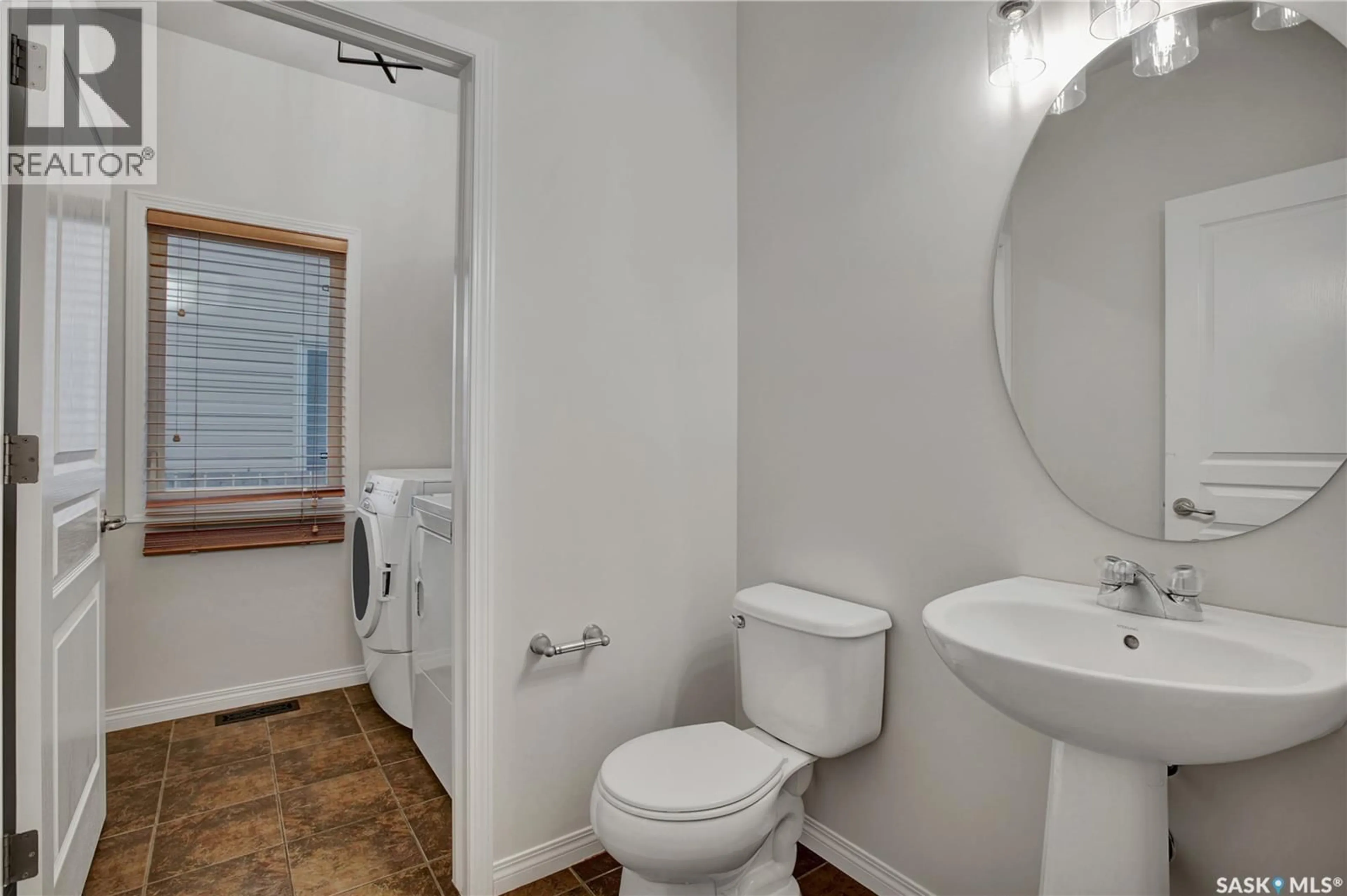 Standard bathroom, unknown for 150 ASHWORTH CRESCENT, Saskatoon Saskatchewan S7T0H8