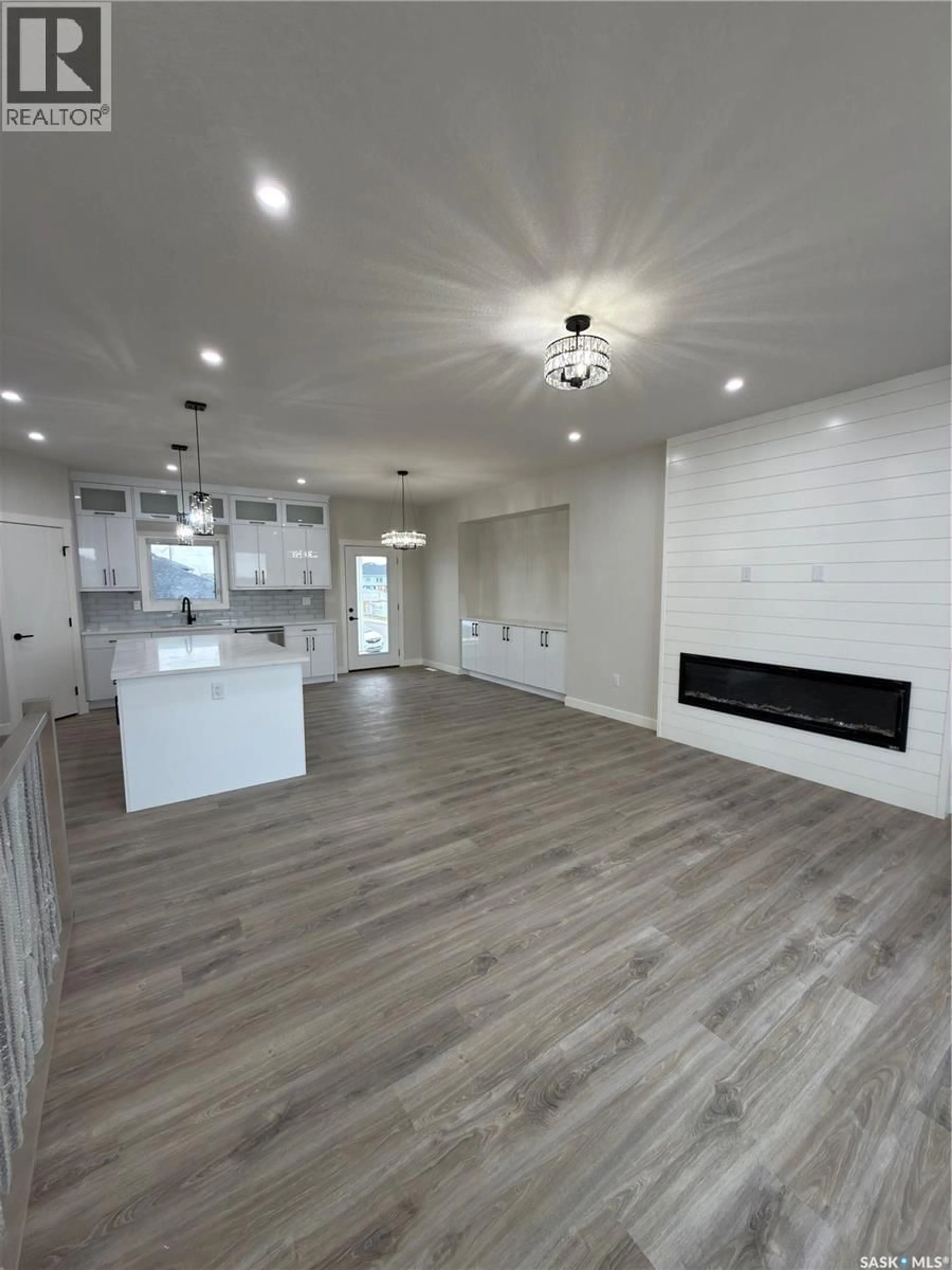 Open concept kitchen, unknown for 501 JONES CRESCENT, Warman Saskatchewan S0K4S4