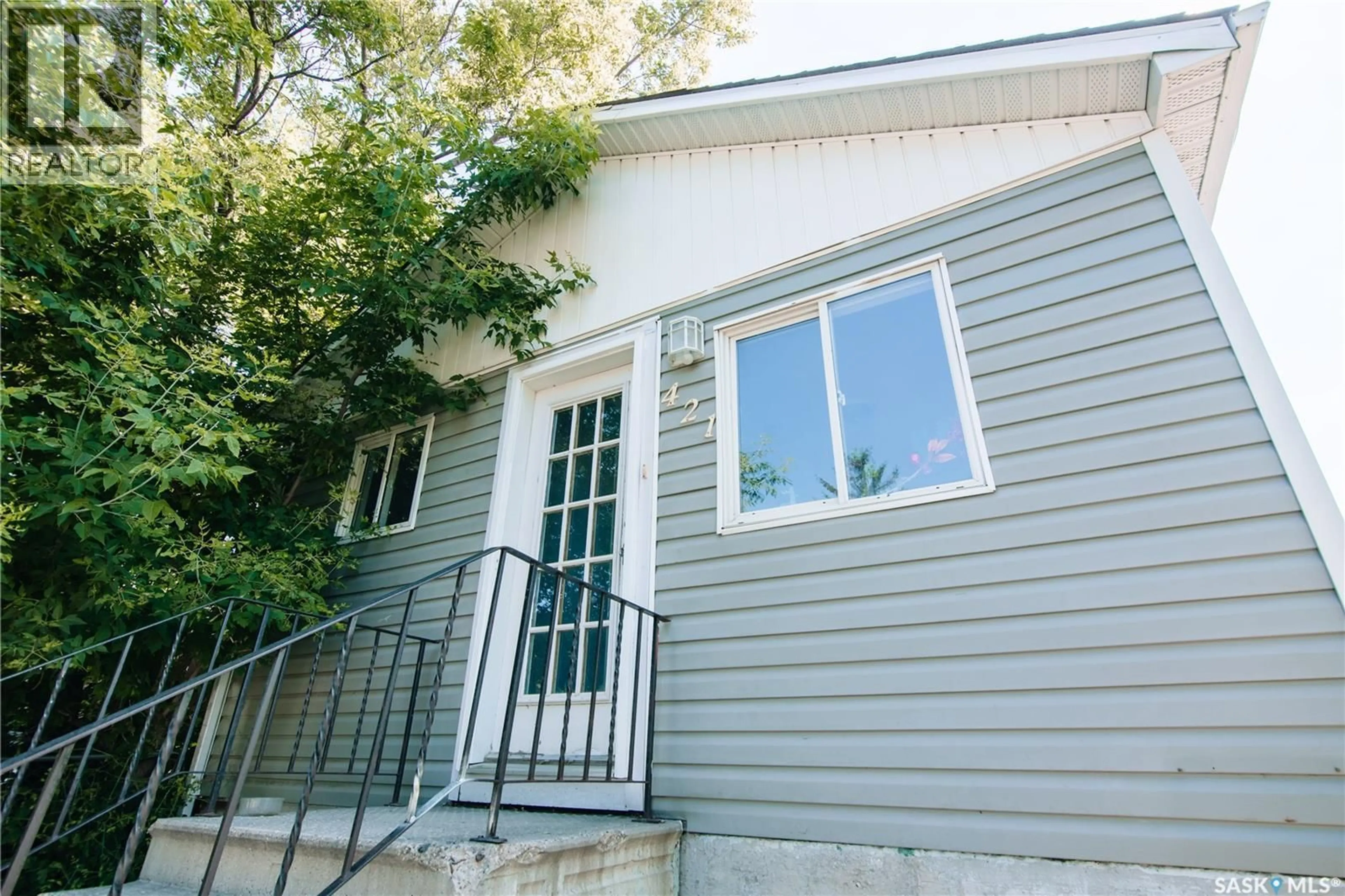 Home with vinyl exterior material, unknown for 421 ALEXANDRA STREET, Regina Saskatchewan S4R4W6