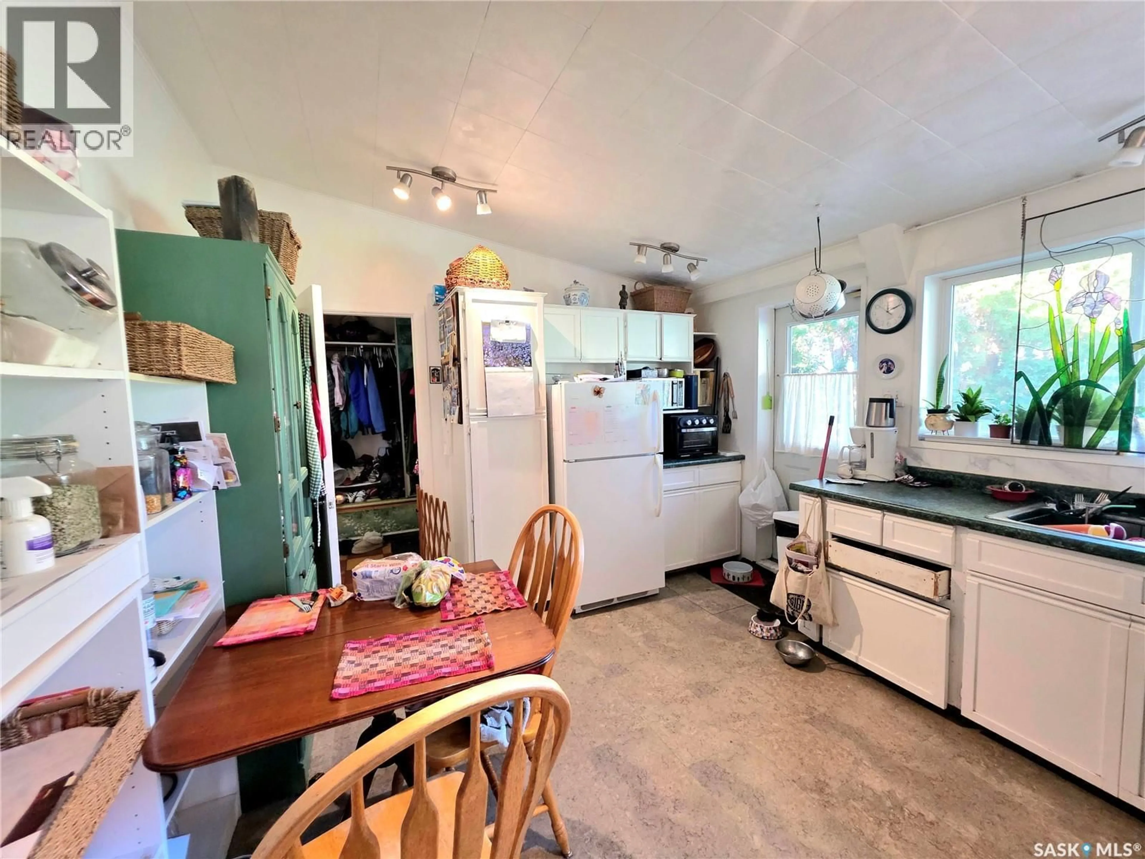 Unknown for 2001 LANSDOWNE AVENUE, Saskatoon Saskatchewan S7J1G4