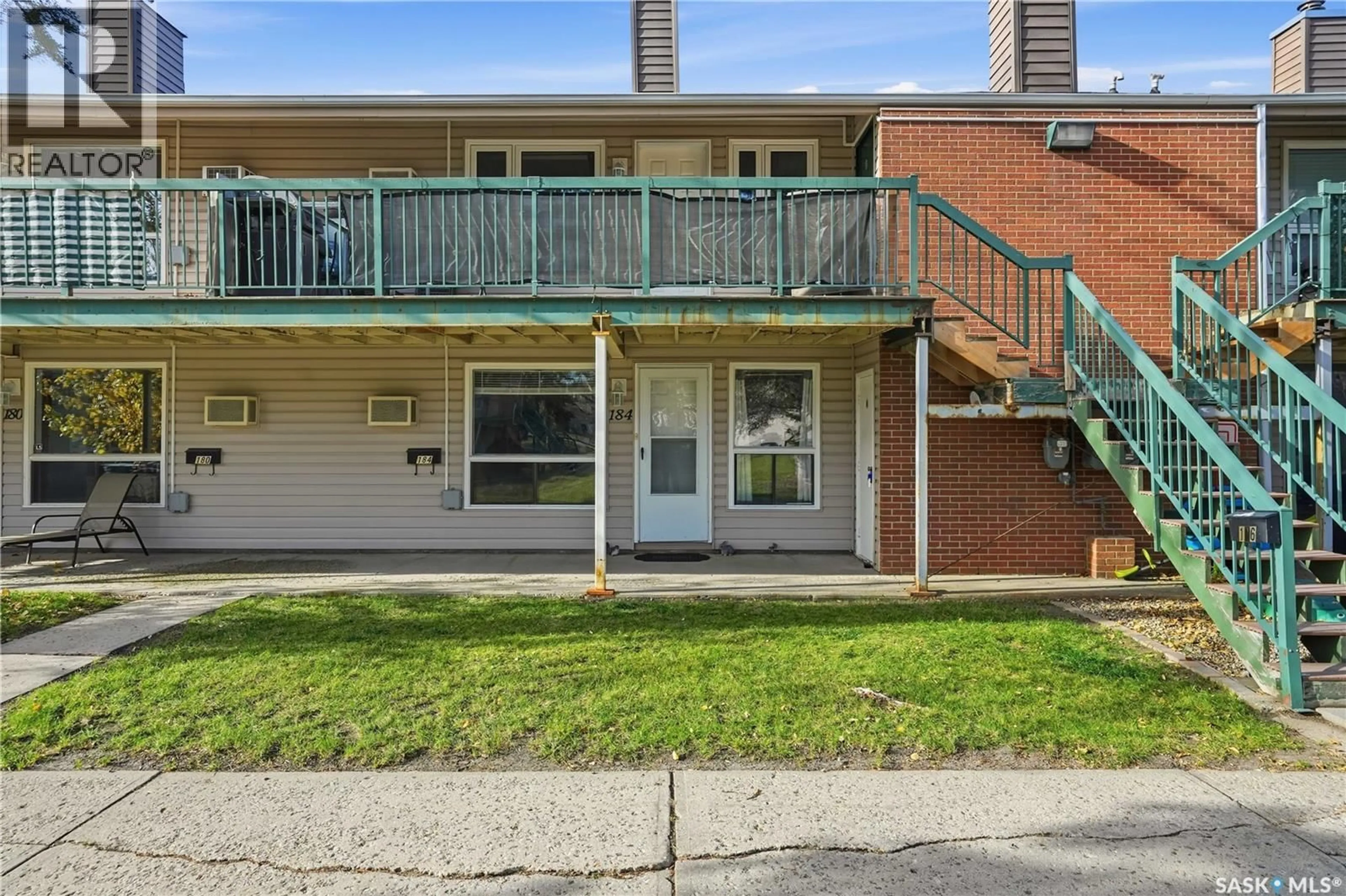 Patio, street for 184 160 GORE PLACE, Regina Saskatchewan S4T7S4