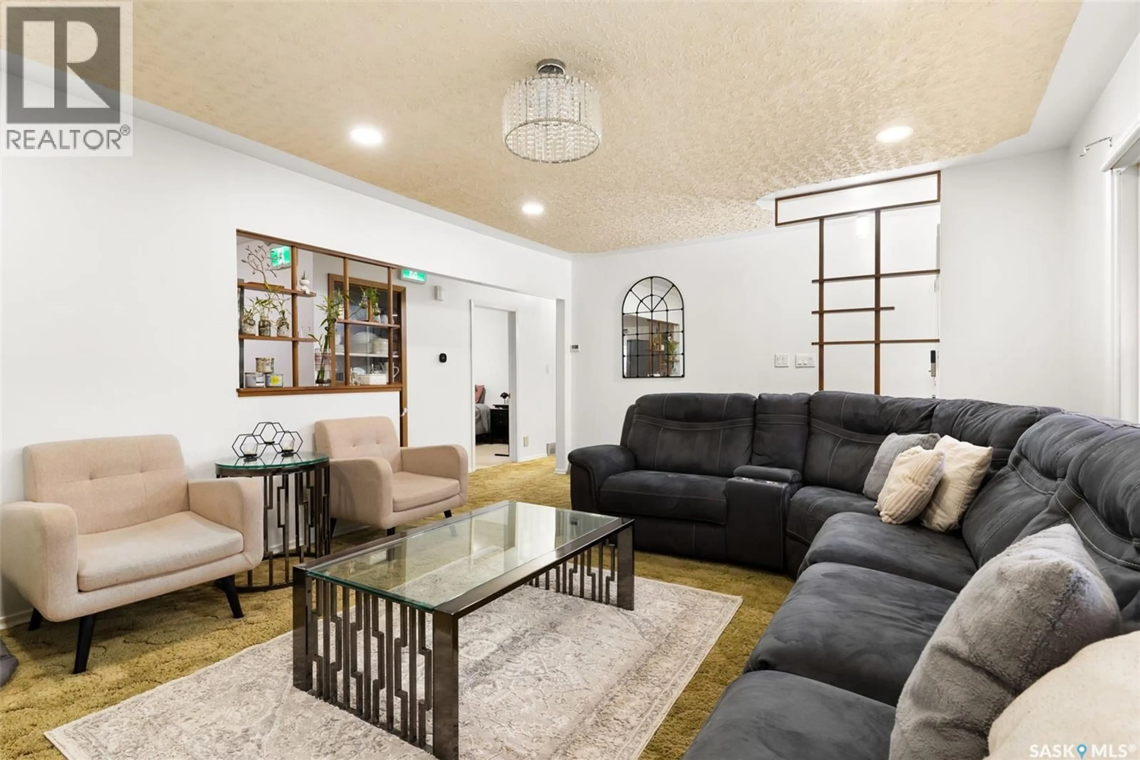 Living room with furniture, unknown for 940 EDGAR STREET, Regina Saskatchewan S4N3J2