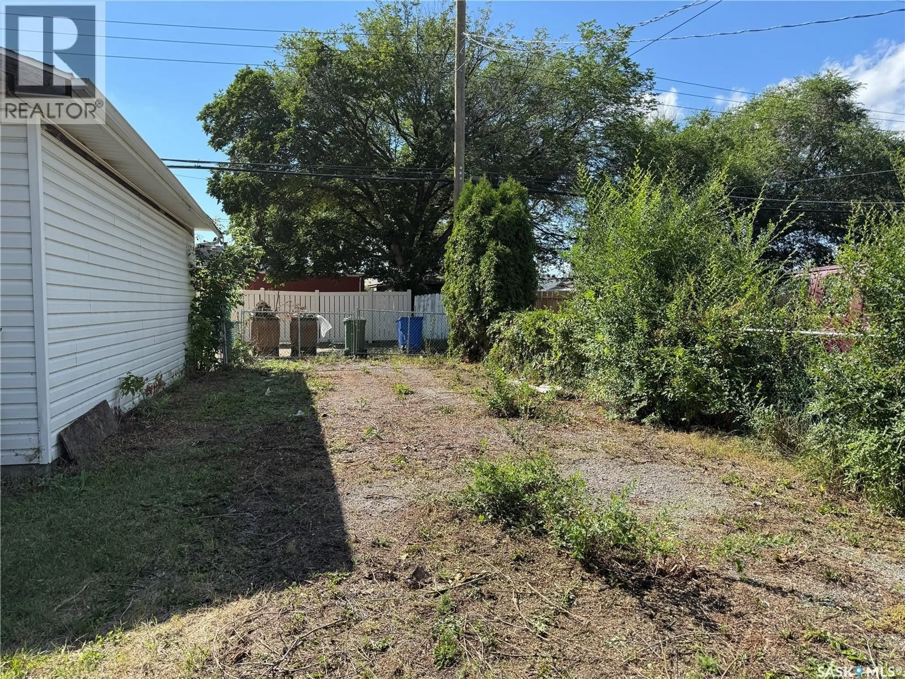 A pic from outside/outdoor area/front of a property/back of a property/a pic from drone, street for 168 SMITH STREET, Regina Saskatchewan S4R2K6
