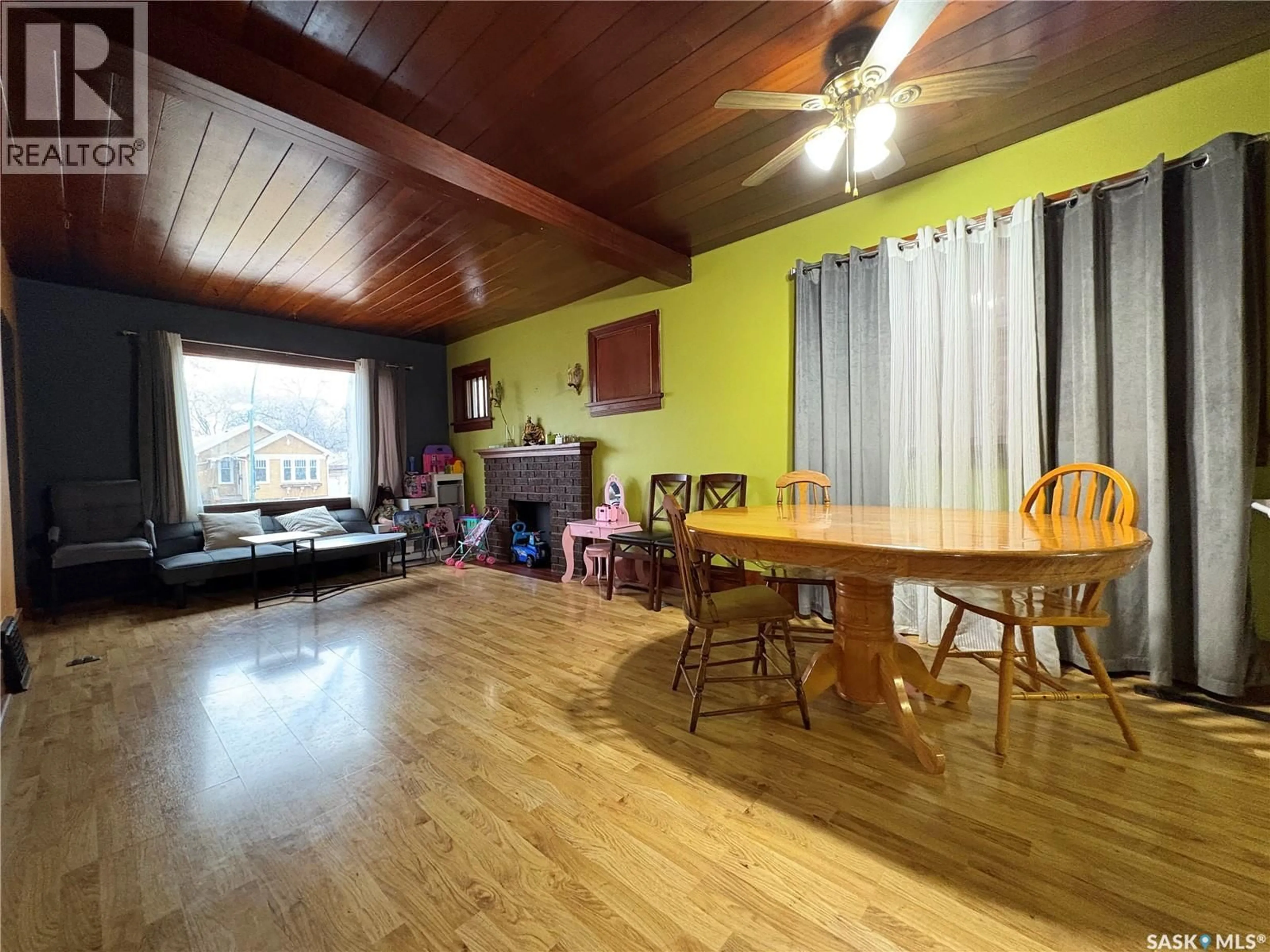 A pic of a room for 2204 MONTREAL STREET, Regina Saskatchewan S4P0W4