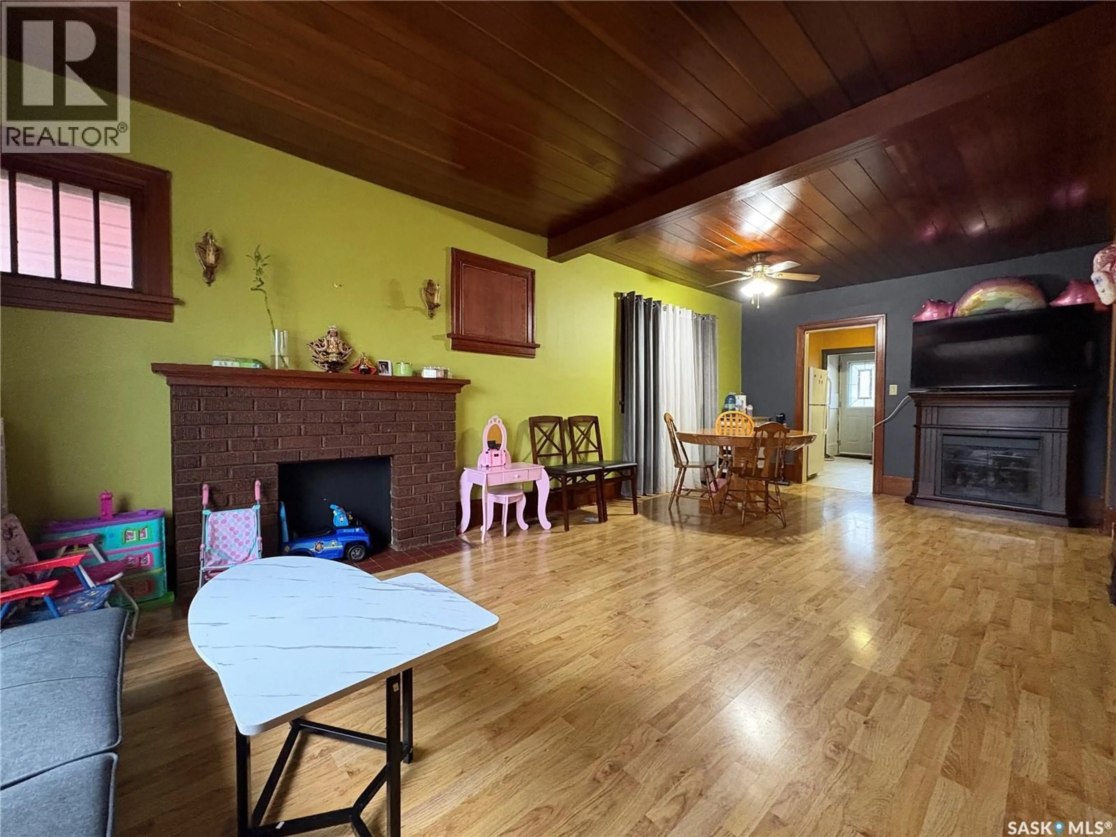 A pic of a room for 2204 MONTREAL STREET, Regina Saskatchewan S4P0W4