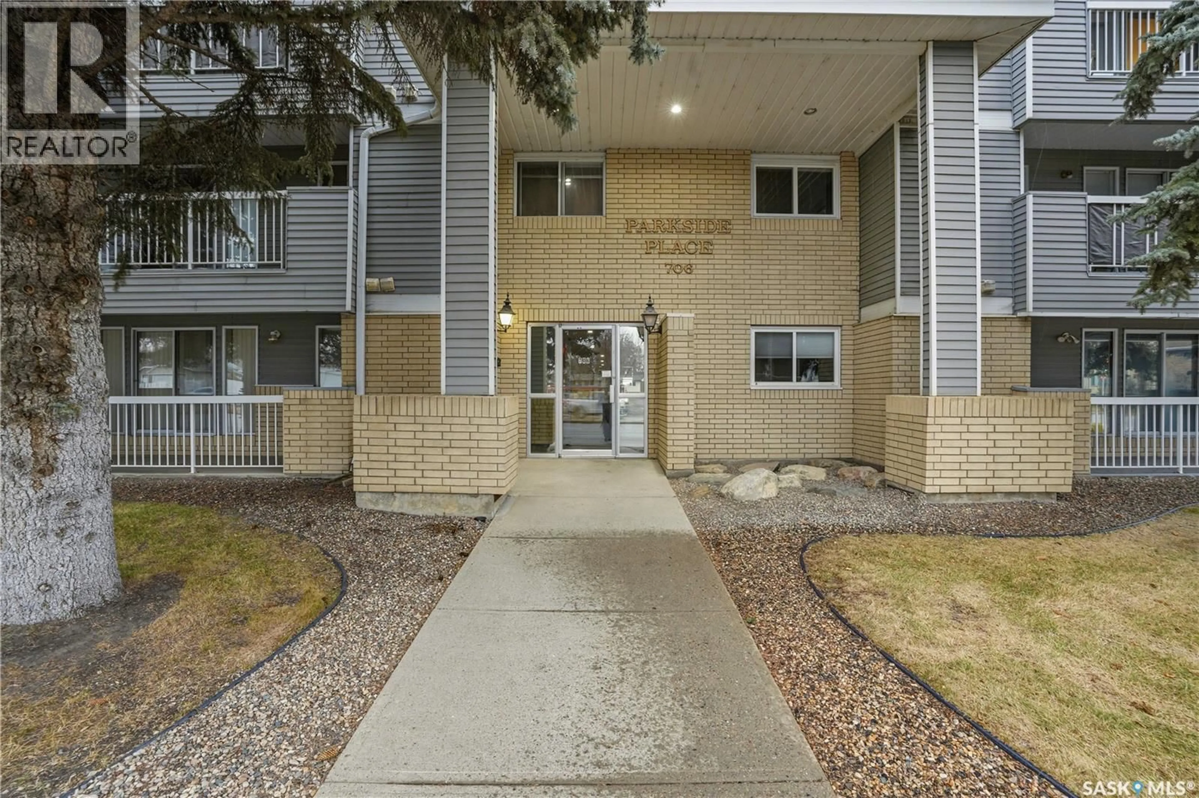 Indoor foyer for 706 - 304 CONFEDERATION DRIVE, Saskatoon Saskatchewan S7L5R7