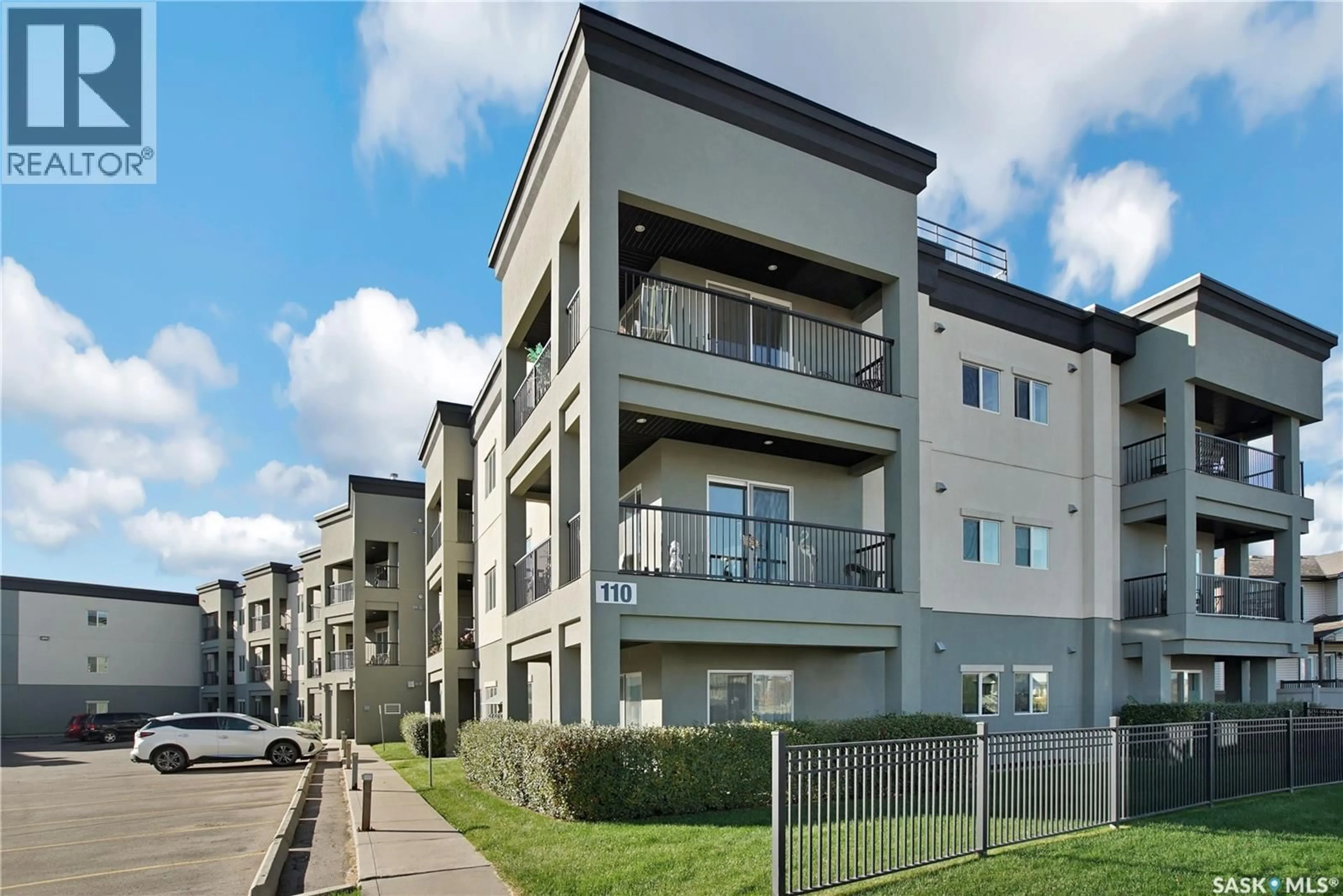 A pic from outside/outdoor area/front of a property/back of a property/a pic from drone, street for 110 - 119 HAMPTON CIRCLE, Saskatoon Saskatchewan S7R0C5