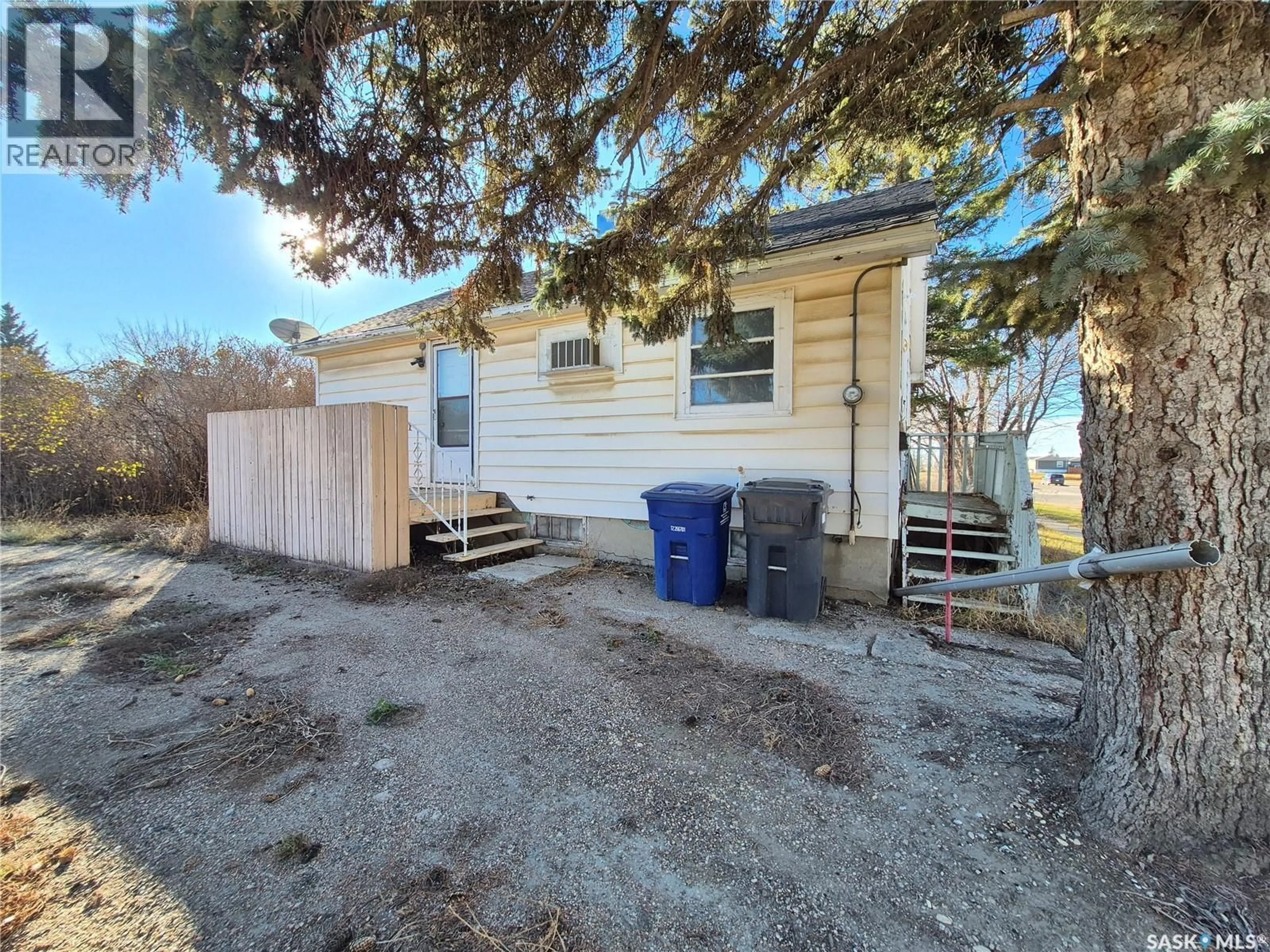 Shed for SE - 6 2ND AVENUE, Weyburn Saskatchewan S4H1W8