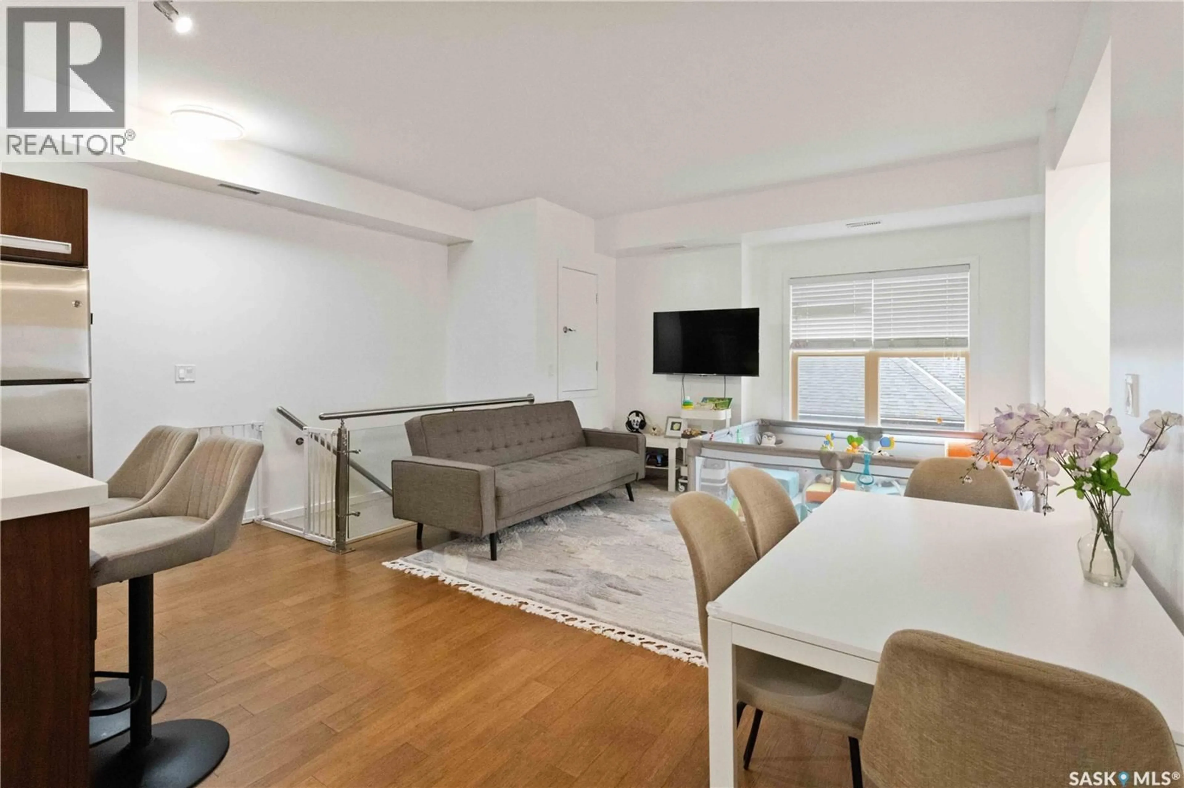 Living room with furniture, unknown for 202 1015 PATRICK CRESCENT, Saskatoon Saskatchewan S7W0M6