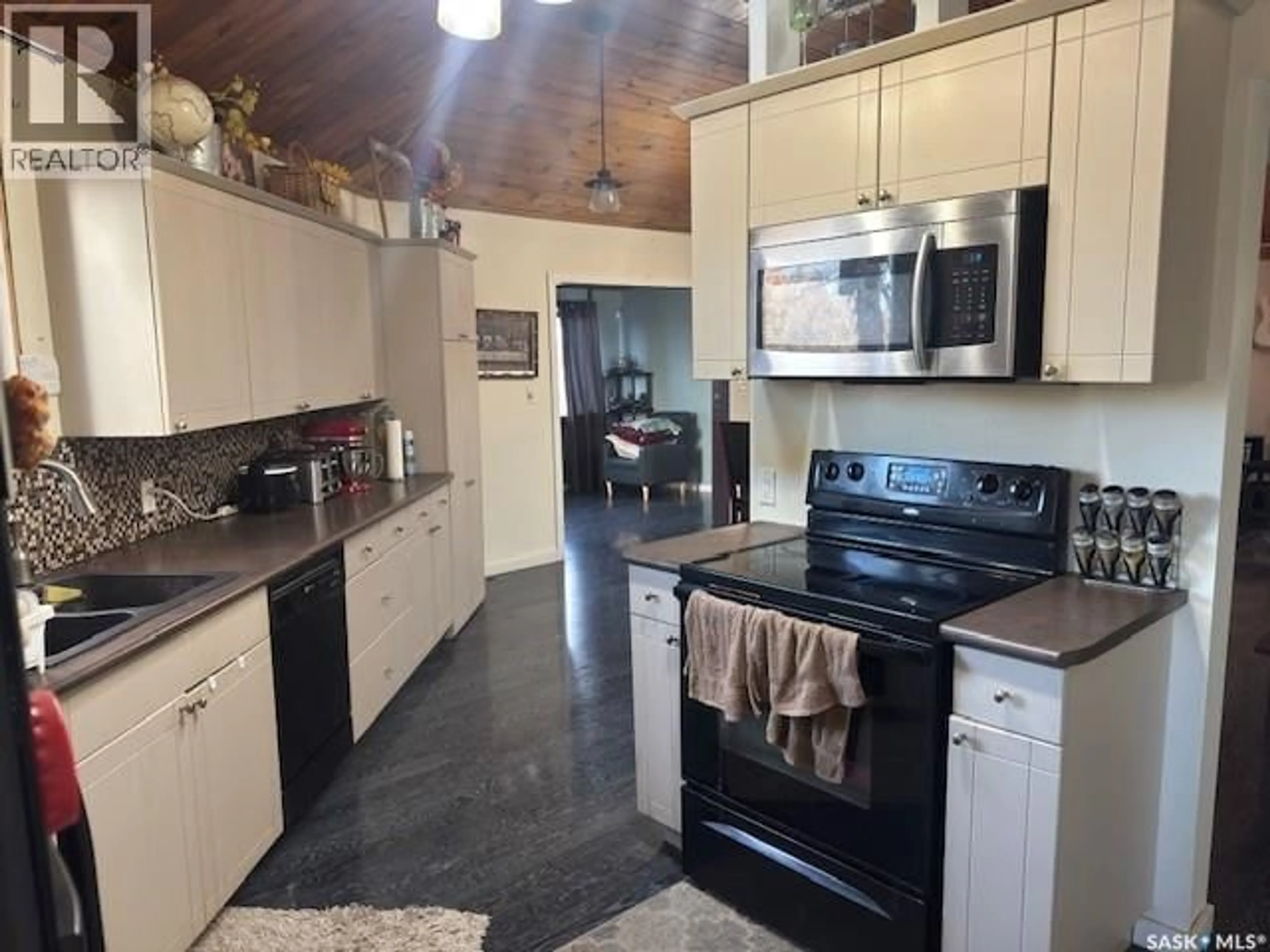 Open concept kitchen, ceramic/tile floor for 101 28TH STREET, Battleford Saskatchewan S0M0E0