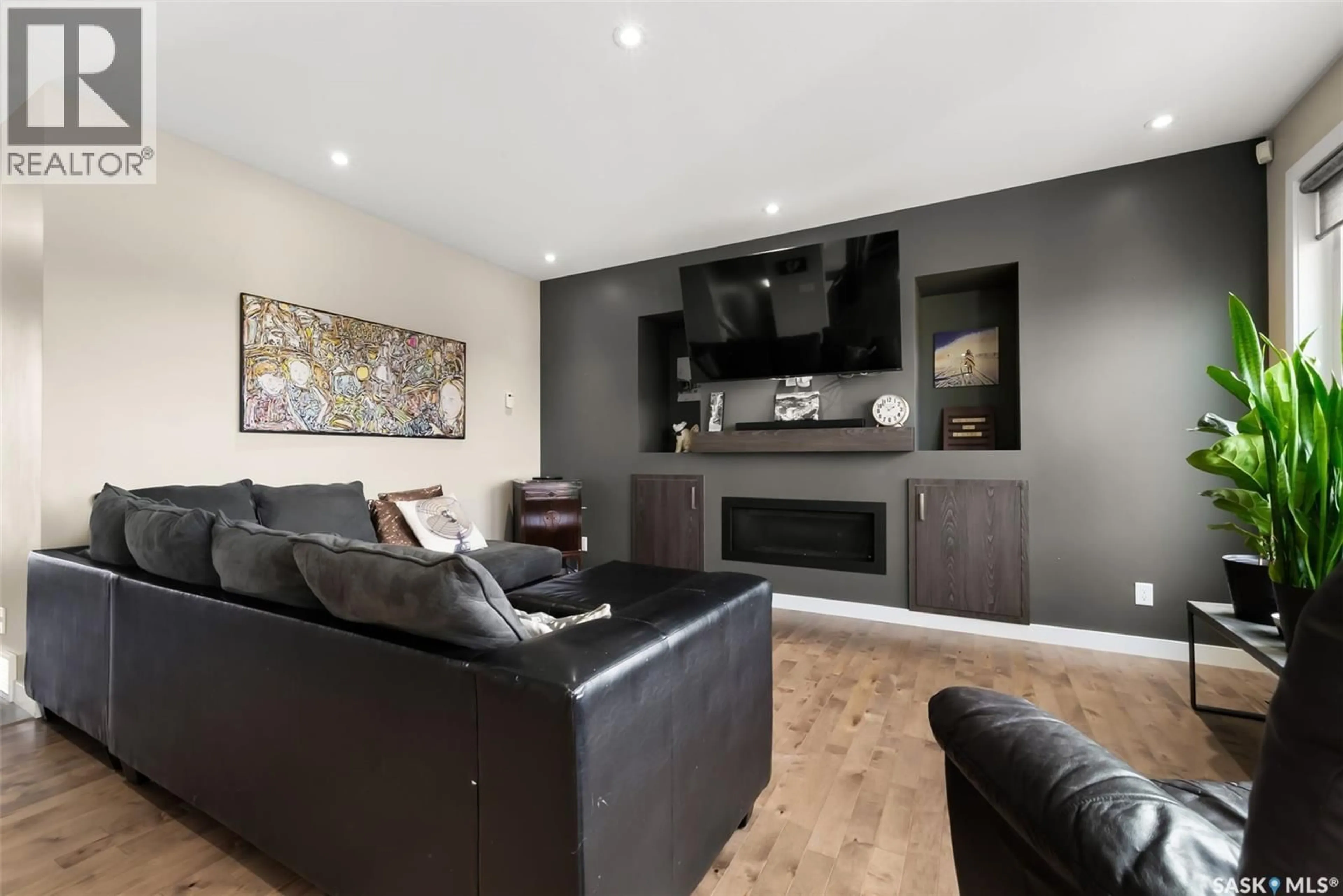 Living room with furniture, unknown for 18 PRINCETON DRIVE, White City Saskatchewan S4L0C8