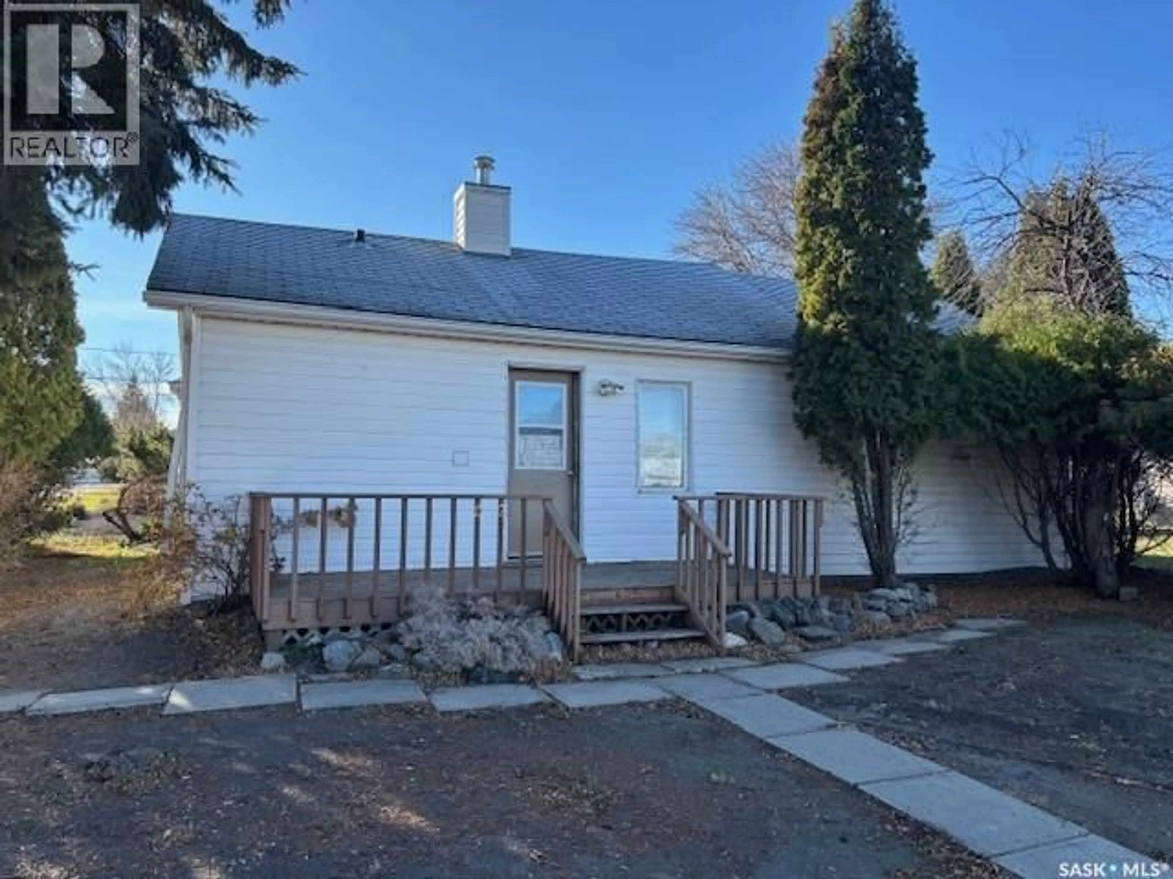 Home with vinyl exterior material, street for 202 POPLAR AVENUE, Canora Saskatchewan S0A0L0