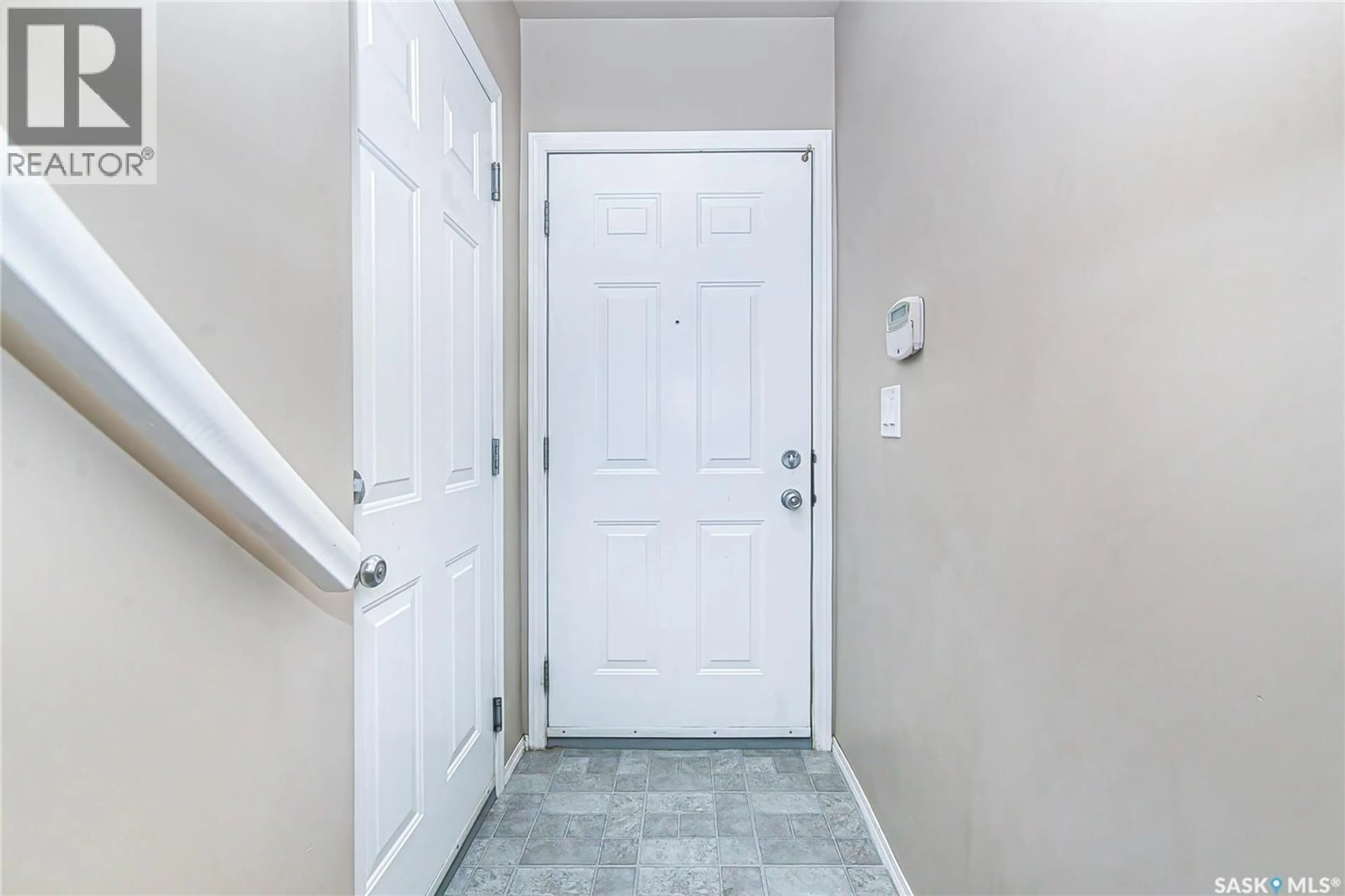 Indoor entryway for 42 243 HEROLD TERRACE, Saskatoon Saskatchewan S7V1J5