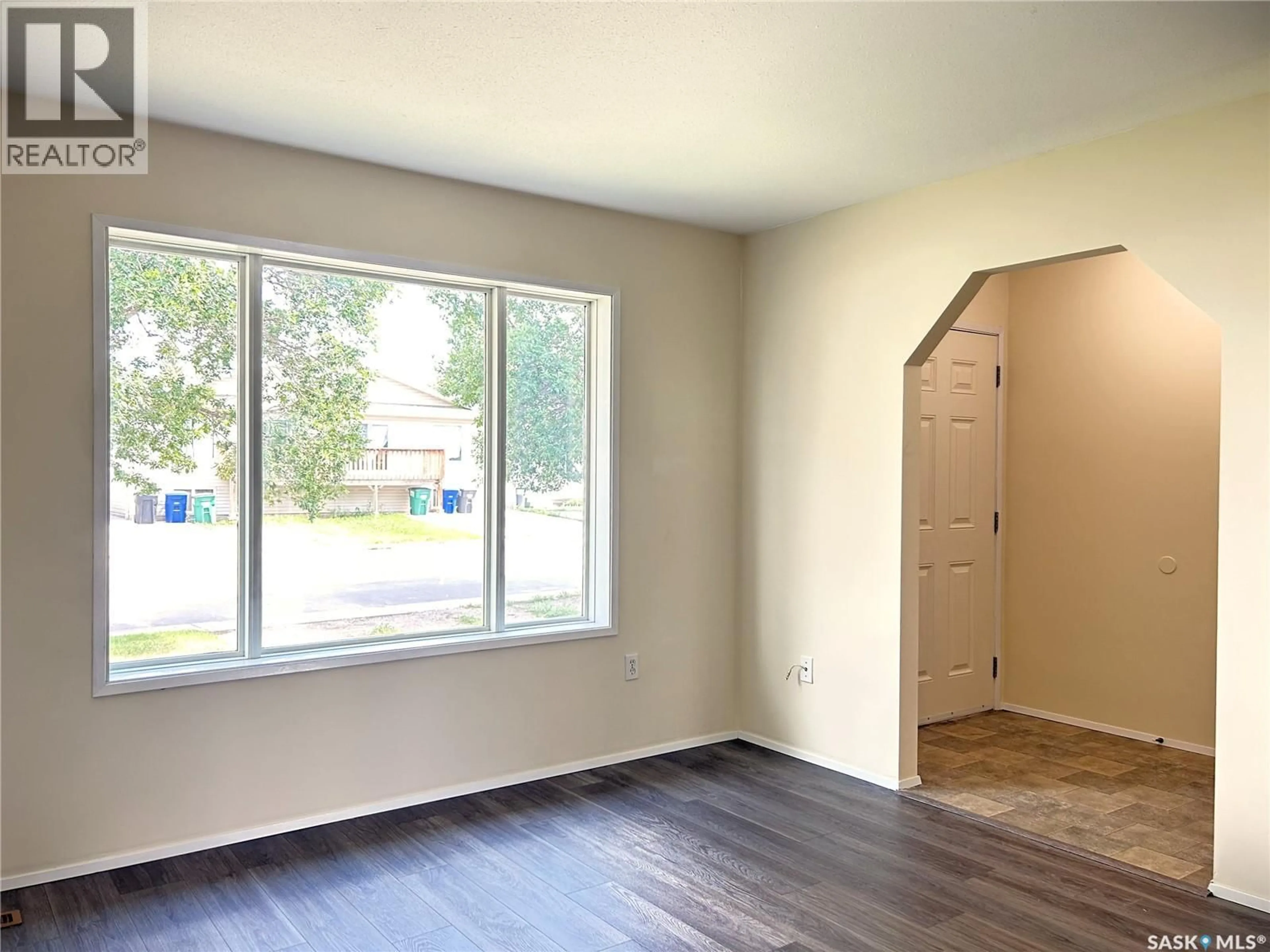 A pic of a room for 242 LOCHRIE CRESCENT, Saskatoon Saskatchewan S7M5E4