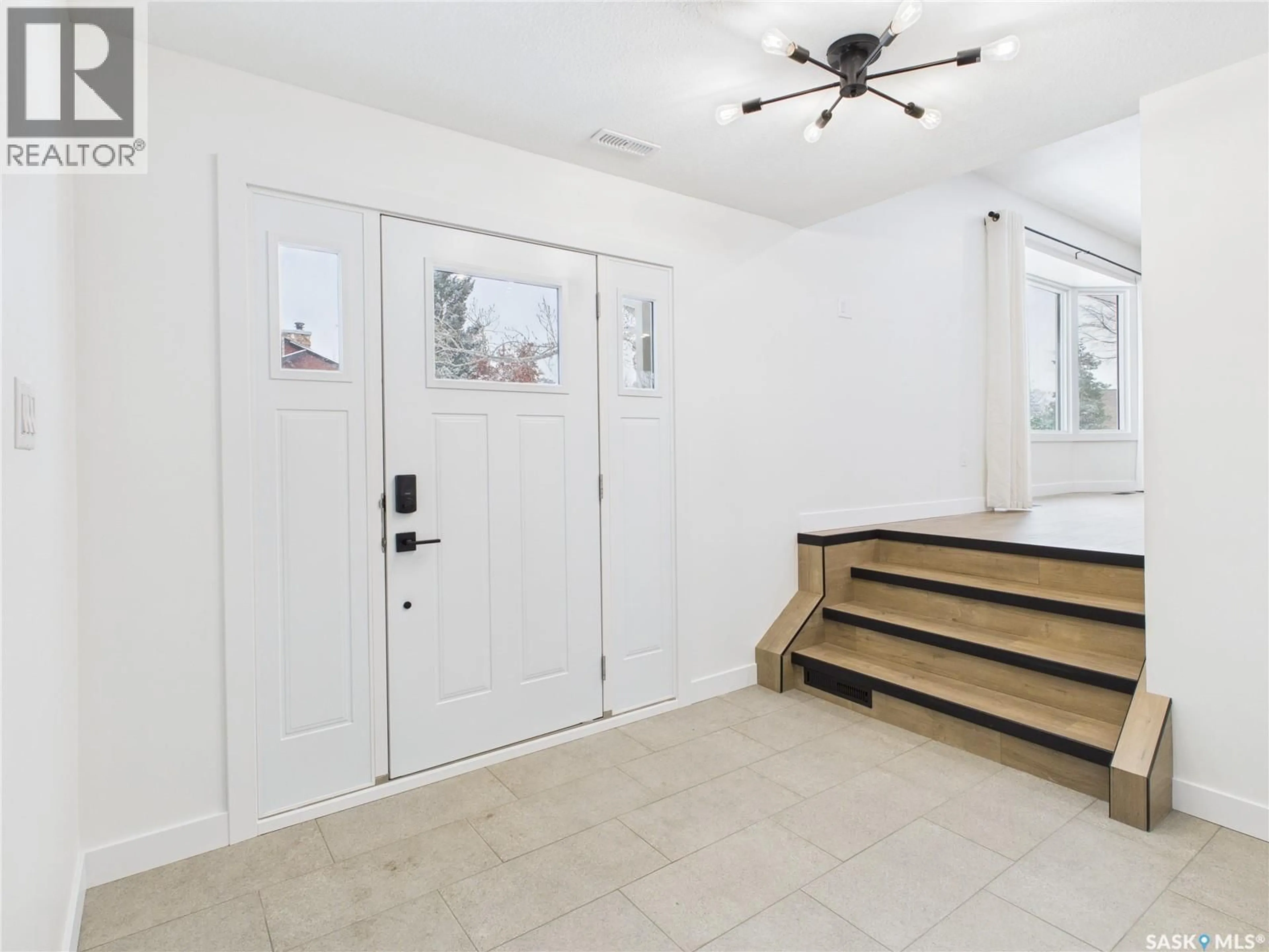 Indoor entryway for 1199 WYLLIE STREET, Prince Albert Saskatchewan S6V6S3