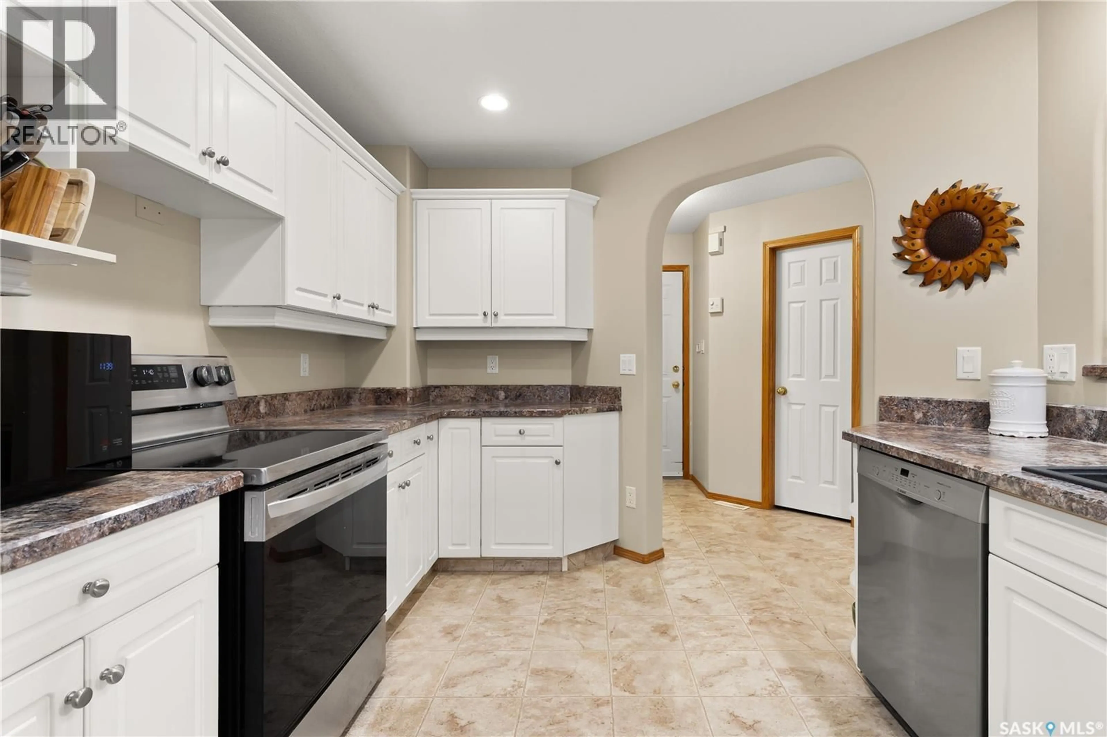 Standard kitchen, ceramic/tile floor for 3807 CREEKSIDE ROAD, Regina Saskatchewan S4N7N3