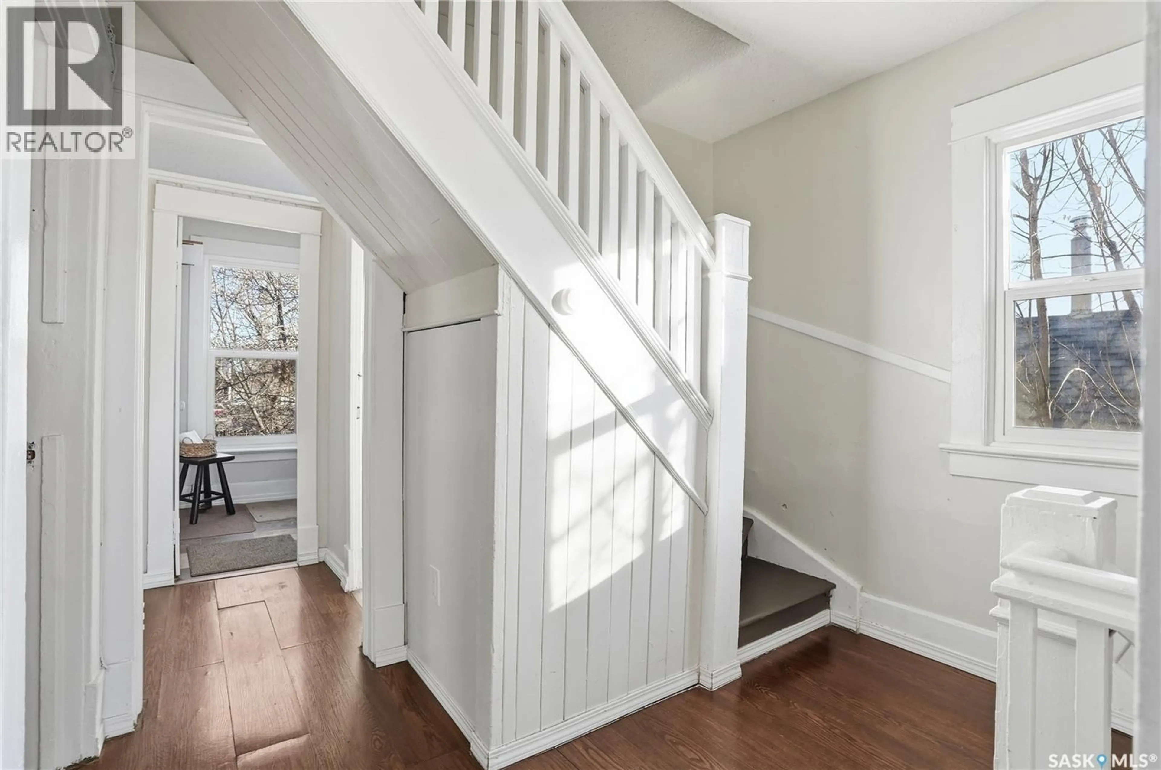 Unknown for 320 D AVENUE, Saskatoon Saskatchewan S7M1R1