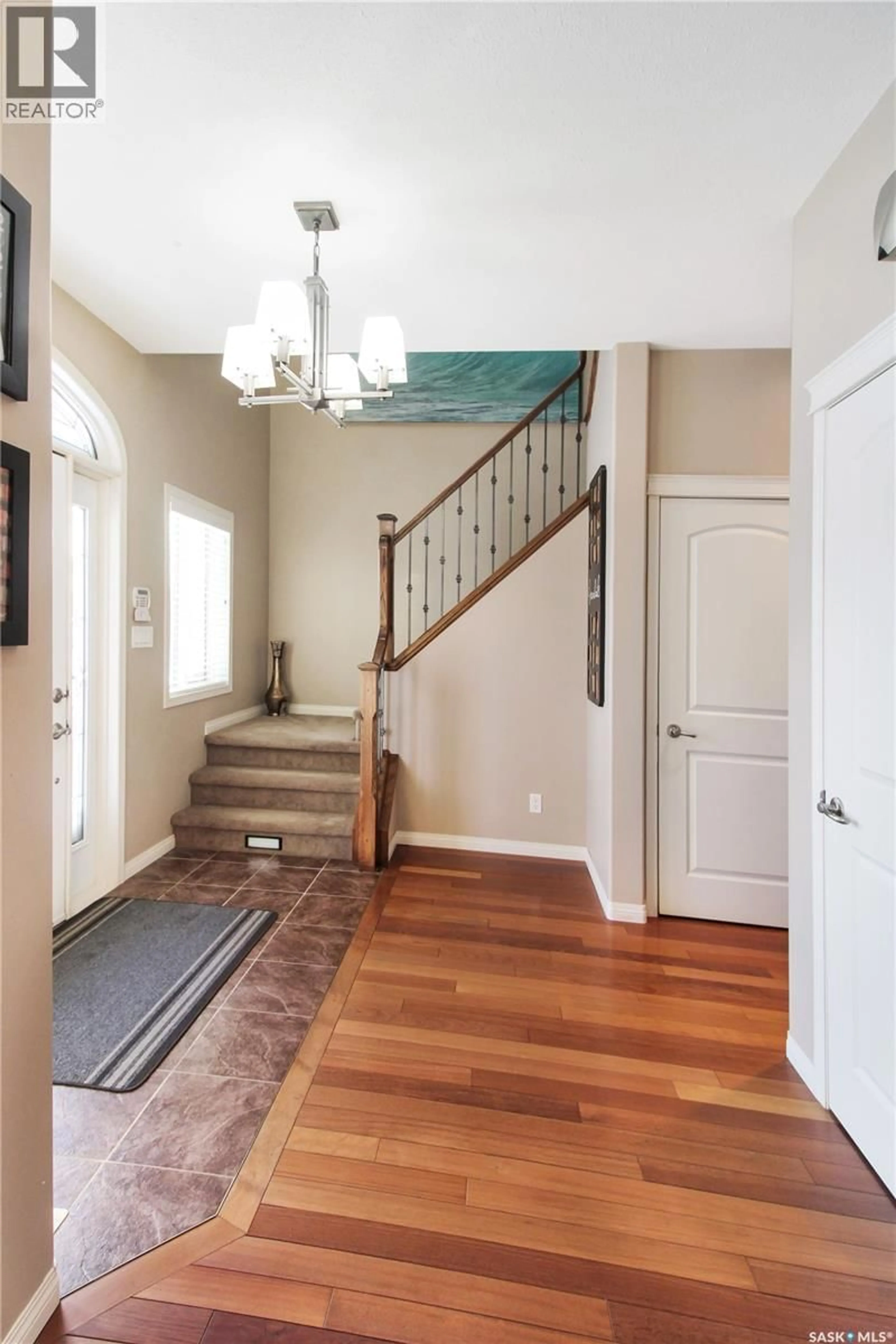 Indoor entryway for 615 HODGSON DRIVE, Swift Current Saskatchewan S9H0B4