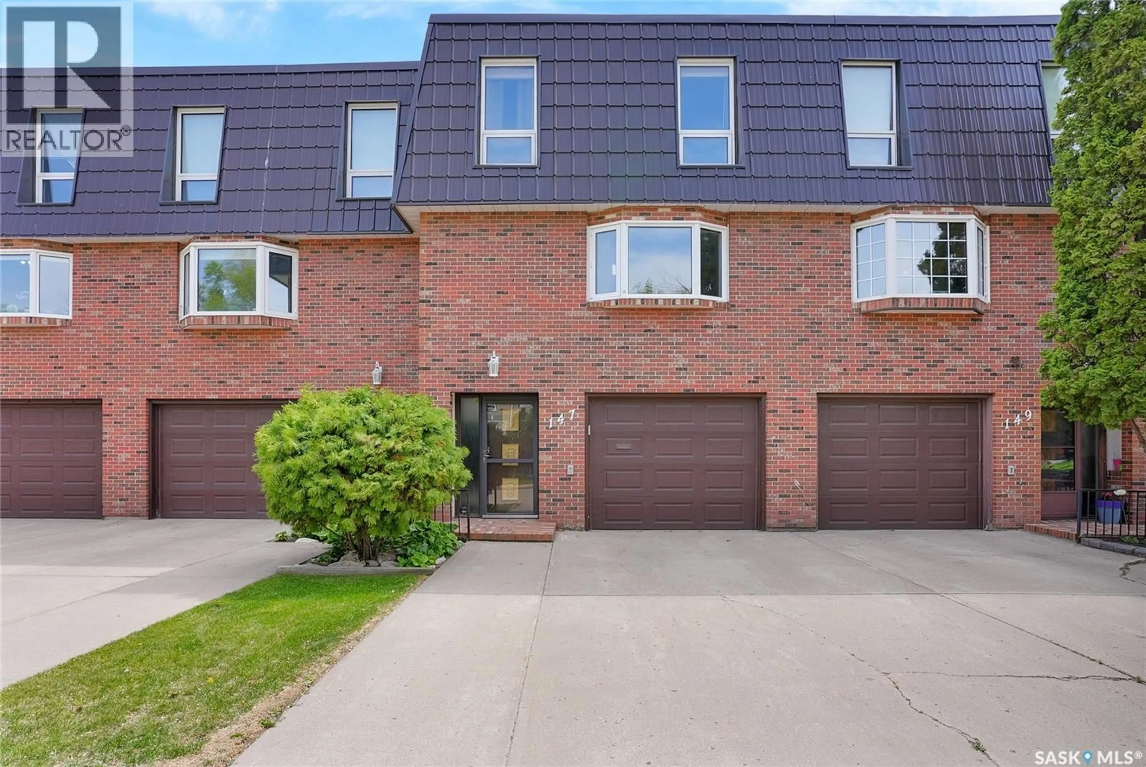 Home with brick exterior material, street for 147 HOCHELAGA STREET W, Moose Jaw Saskatchewan S6H2G2