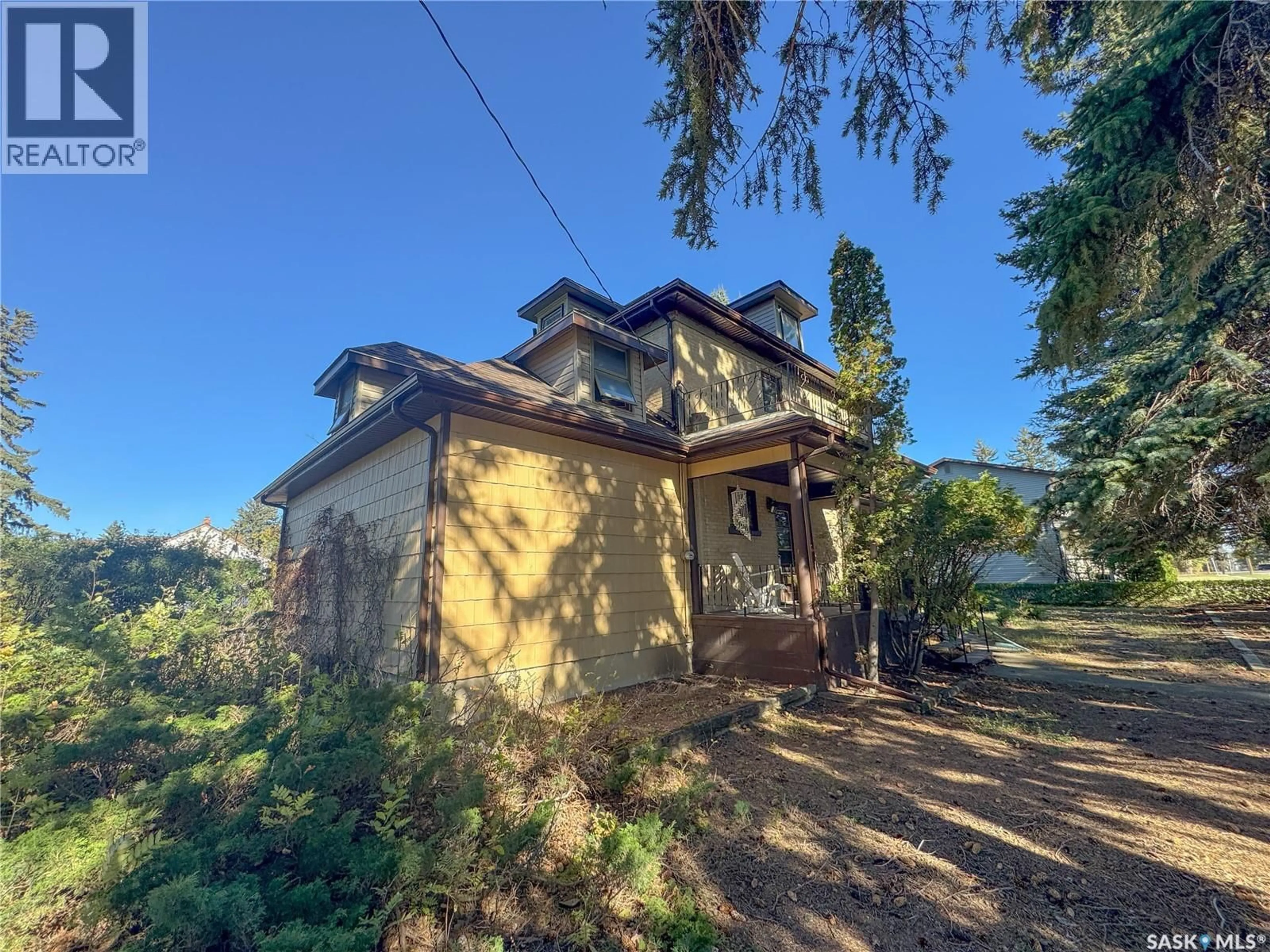 A pic from outside/outdoor area/front of a property/back of a property/a pic from drone, street for 303 EDEN STREET, Indian Head Saskatchewan S0G2K0