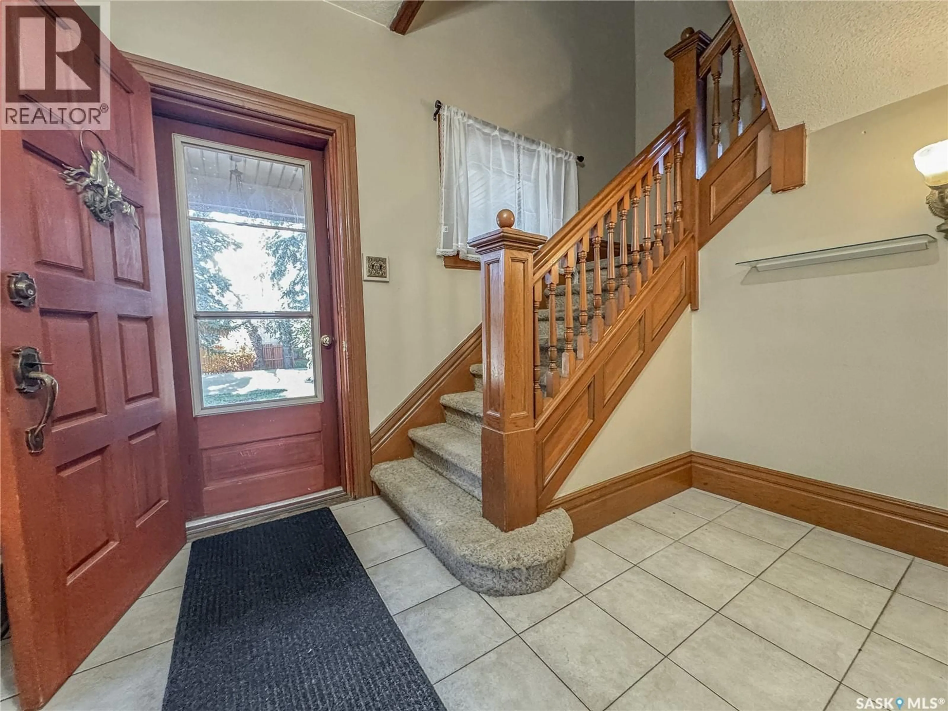 Indoor foyer for 303 EDEN STREET, Indian Head Saskatchewan S0G2K0