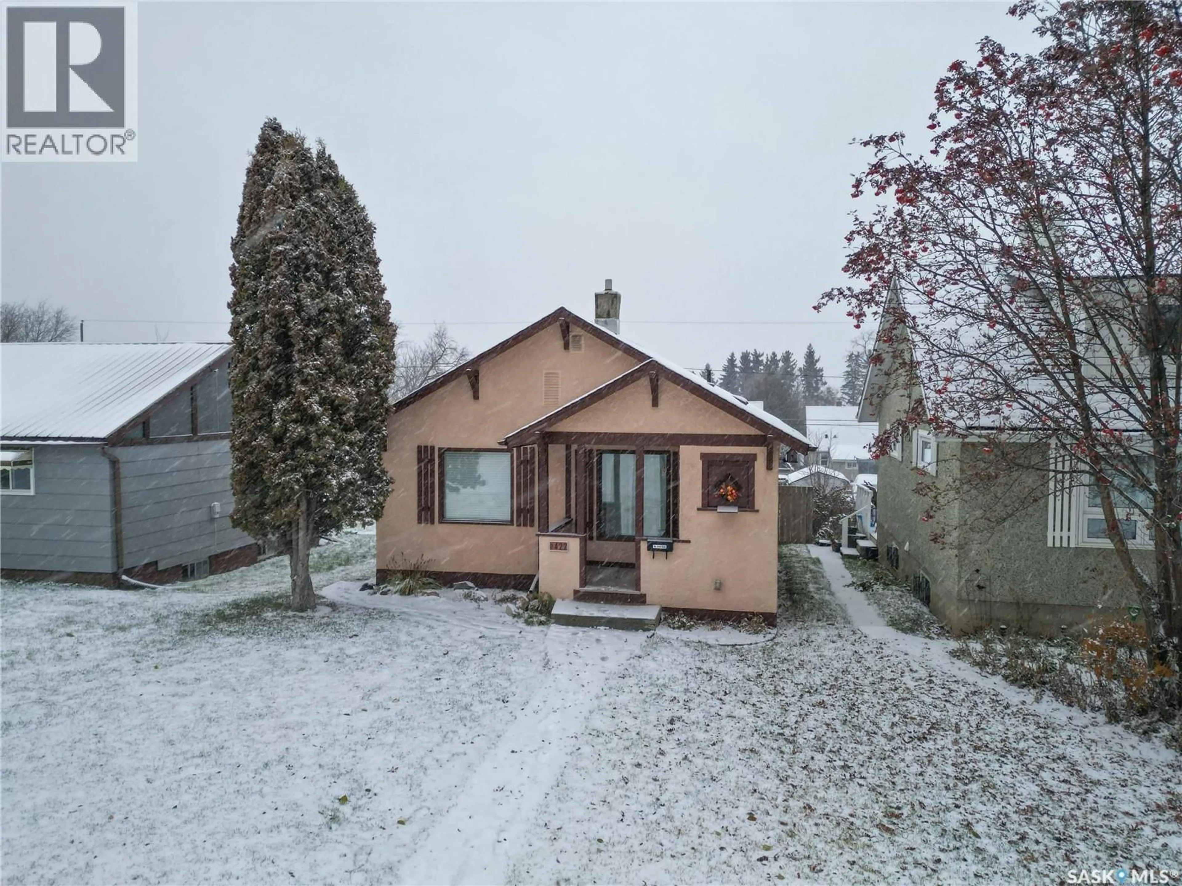 A pic from outside/outdoor area/front of a property/back of a property/a pic from drone, street for 422 20TH STREET, Prince Albert Saskatchewan S6V1L1