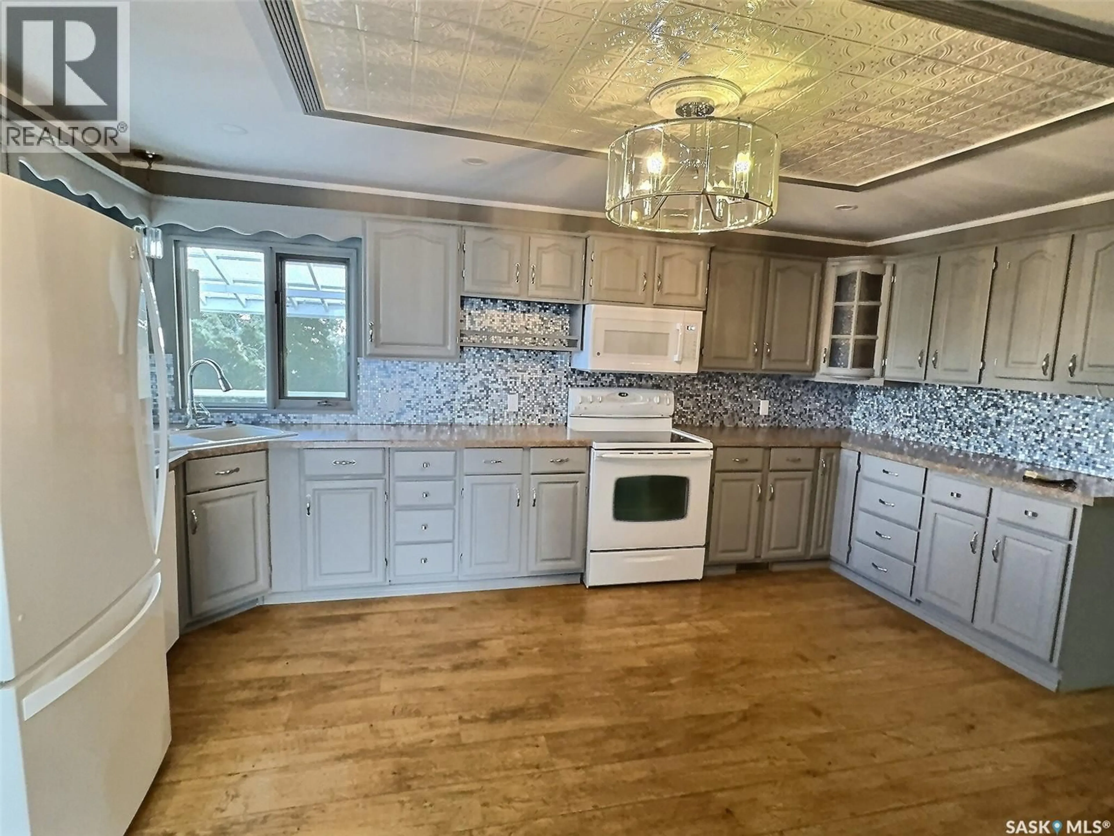 Open concept kitchen, unknown for KUNTZ ACREAGE, Macoun Saskatchewan S0C1P0