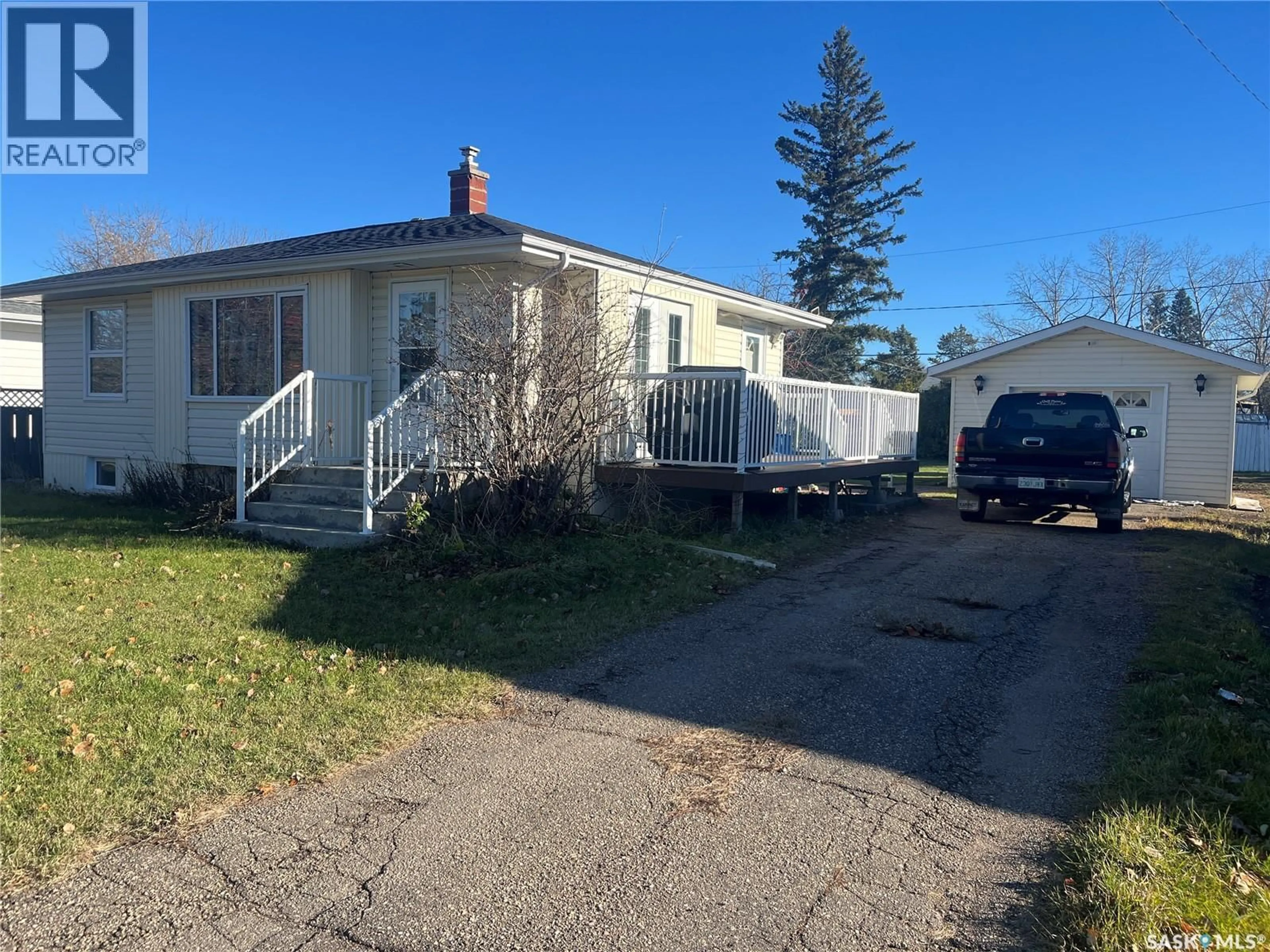 A pic from outside/outdoor area/front of a property/back of a property/a pic from drone, street for 530 5TH STREET, Wadena Saskatchewan S0A4J0