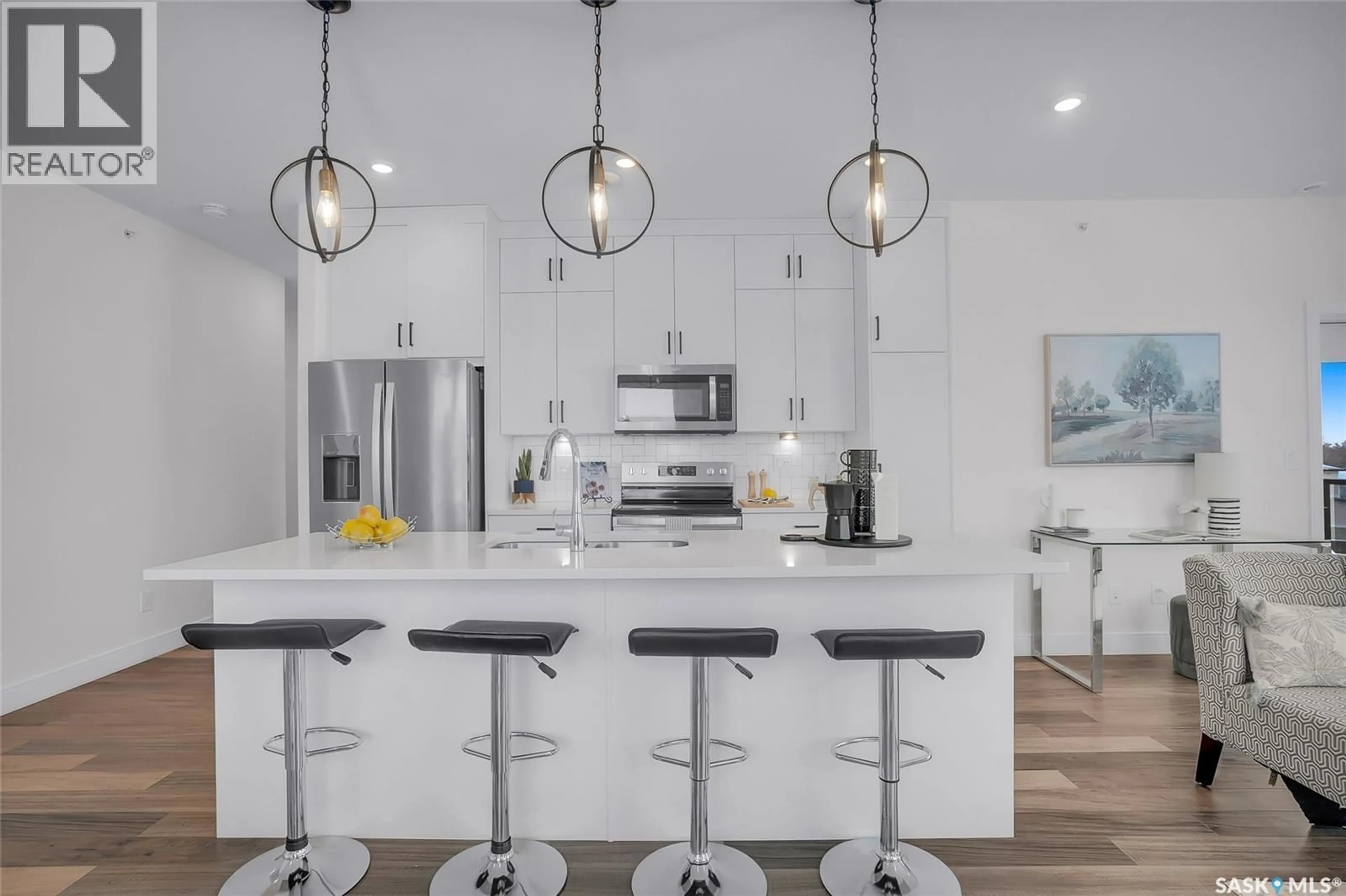 Contemporary kitchen, unknown for 105 - 300 WILLIS CRESCENT, Saskatoon Saskatchewan S7T0Z3