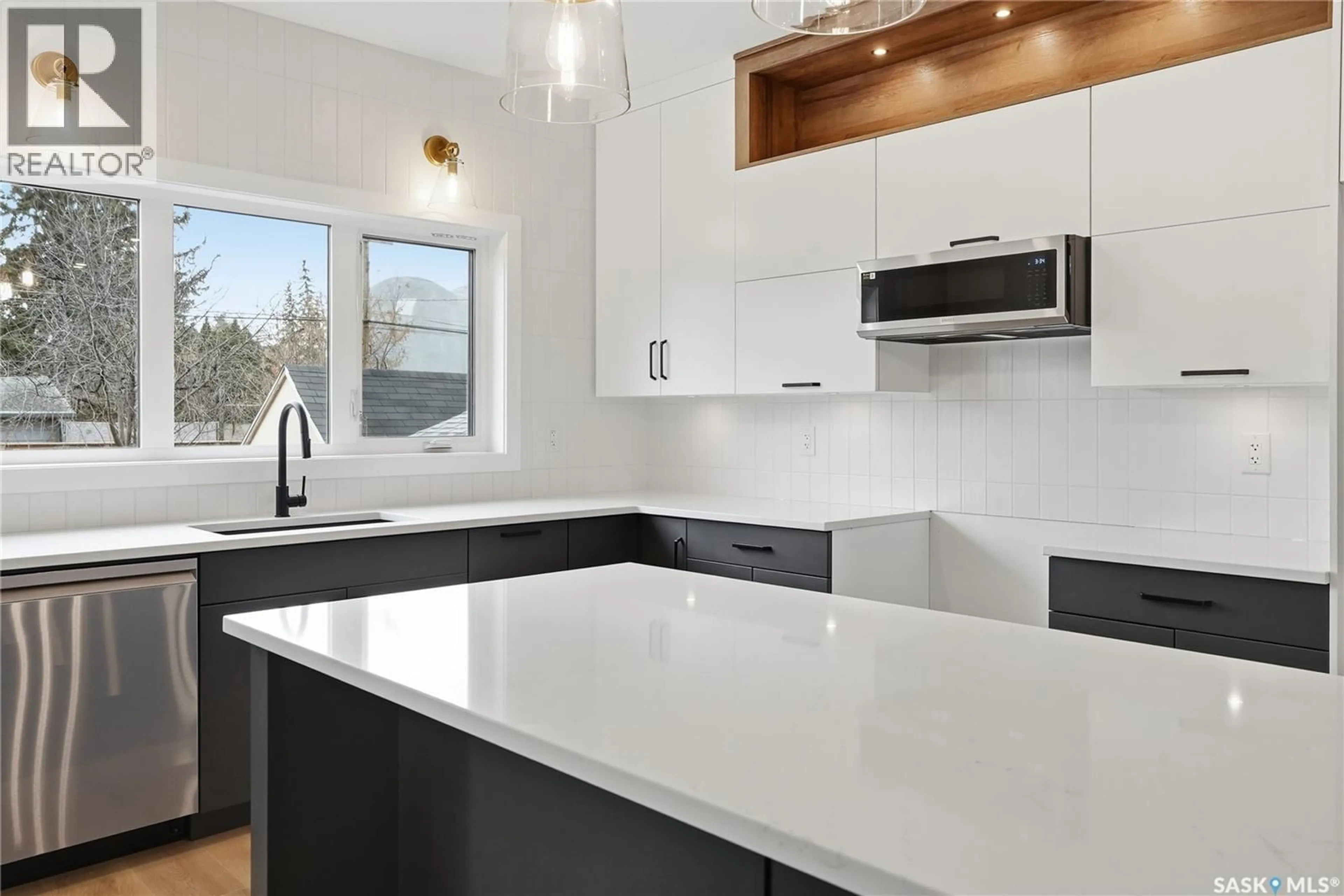 Open concept kitchen, unknown for 1218 11TH STREET, Saskatoon Saskatchewan S7H0G3