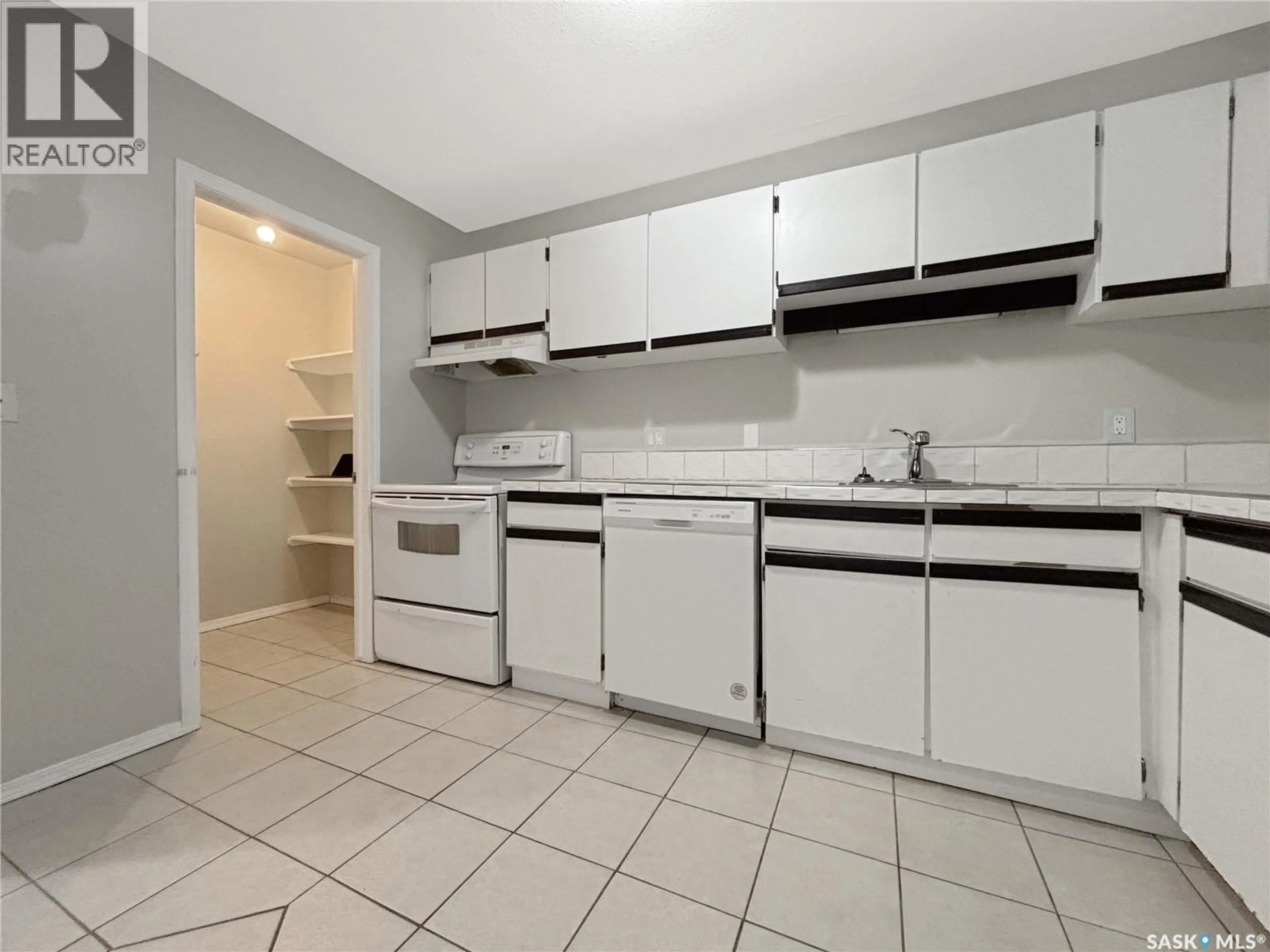Standard kitchen, unknown for B03 - 245 KINGSMERE BOULEVARD, Saskatoon Saskatchewan S7J4J6