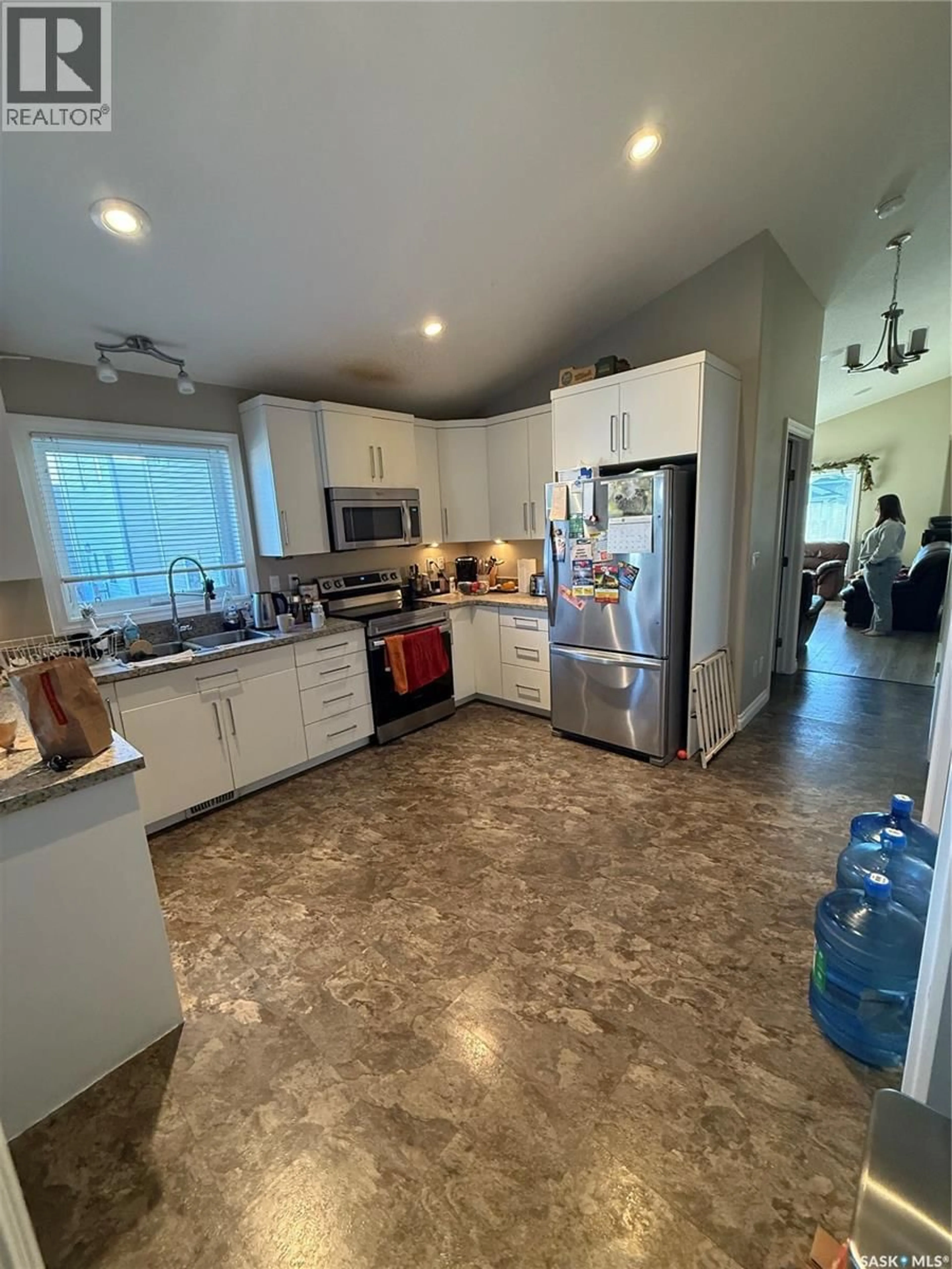 Open concept kitchen, ceramic/tile floor for 438 KLOPPENBURG STREET, Saskatoon Saskatchewan S7W0N7