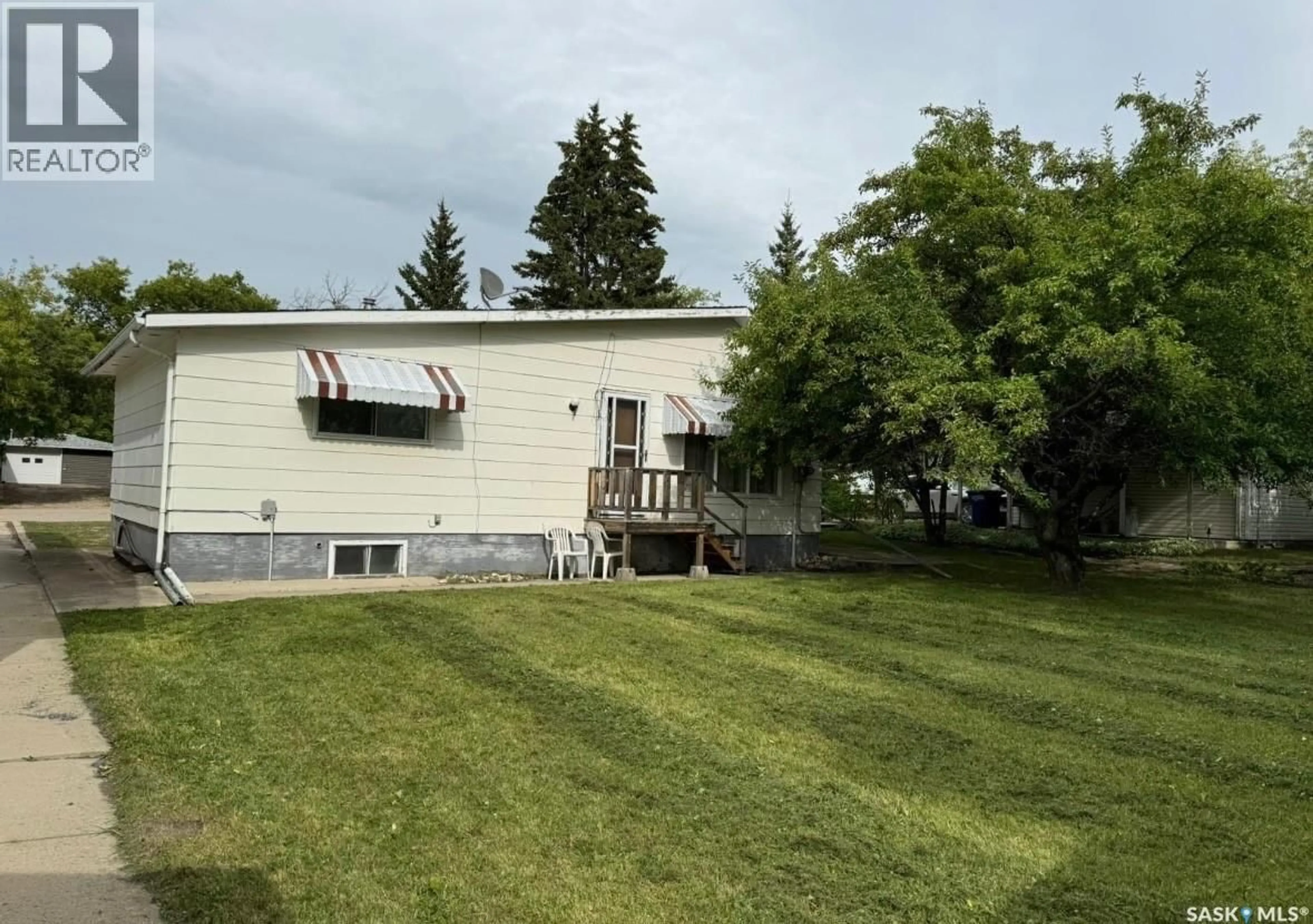 A pic from outside/outdoor area/front of a property/back of a property/a pic from drone, unknown for 75 HORKOFF AVENUE, Wadena Saskatchewan S0A4J0