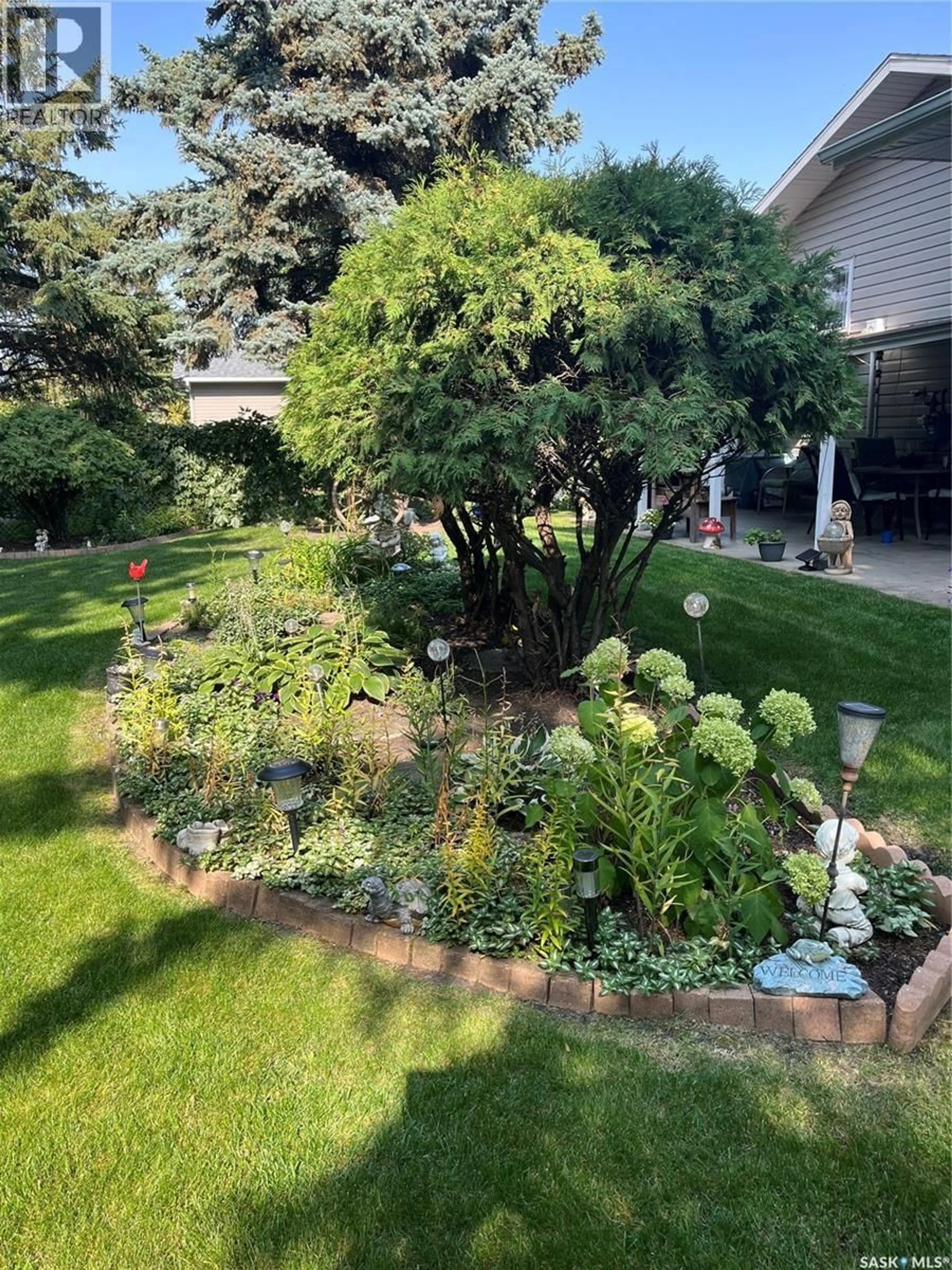A pic from outside/outdoor area/front of a property/back of a property/a pic from drone, street for 105 LANCASTER STREET, Melfort Saskatchewan S0E1A0