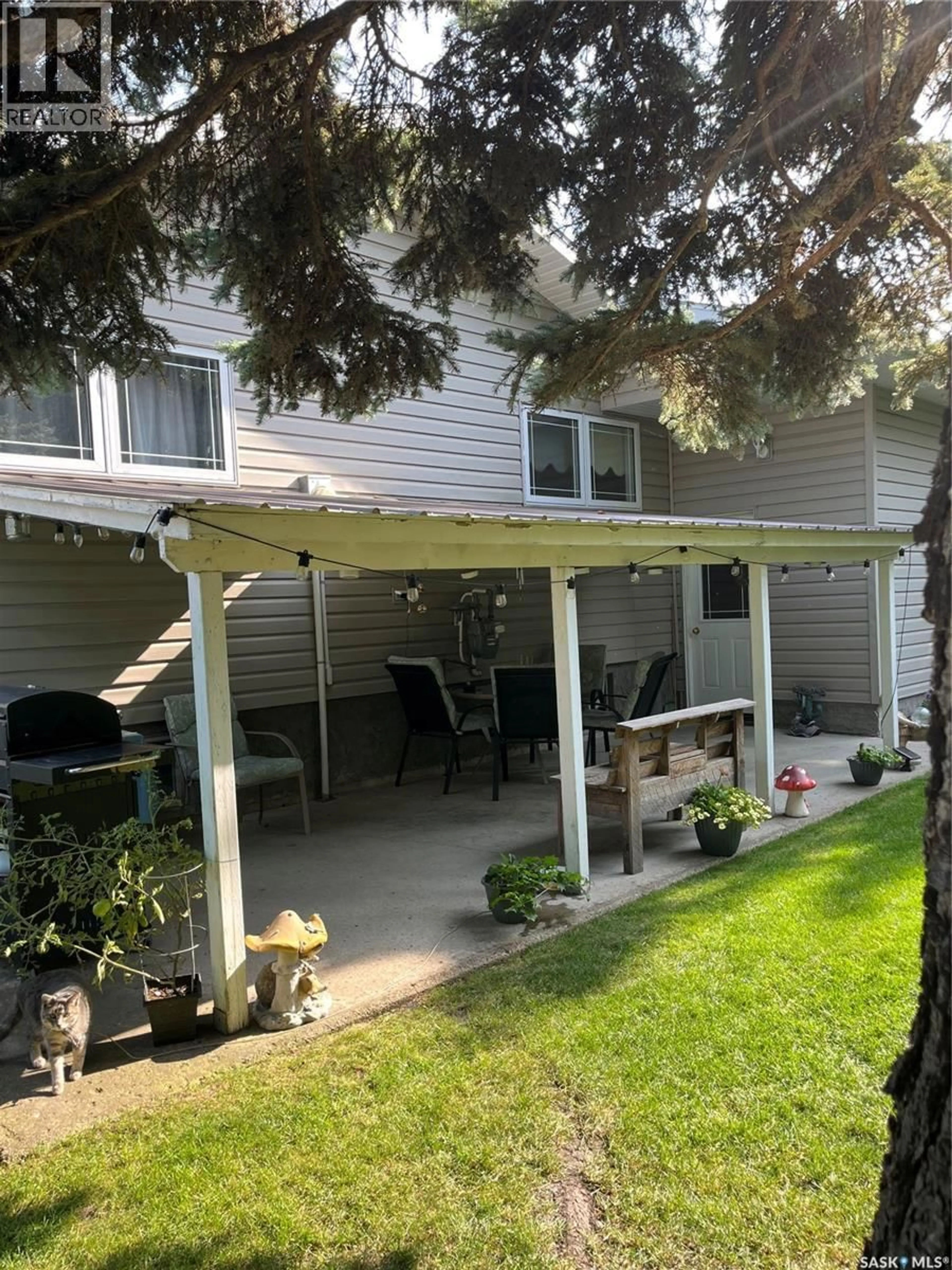 Home with vinyl exterior material, unknown for 105 LANCASTER STREET, Melfort Saskatchewan S0E1A0